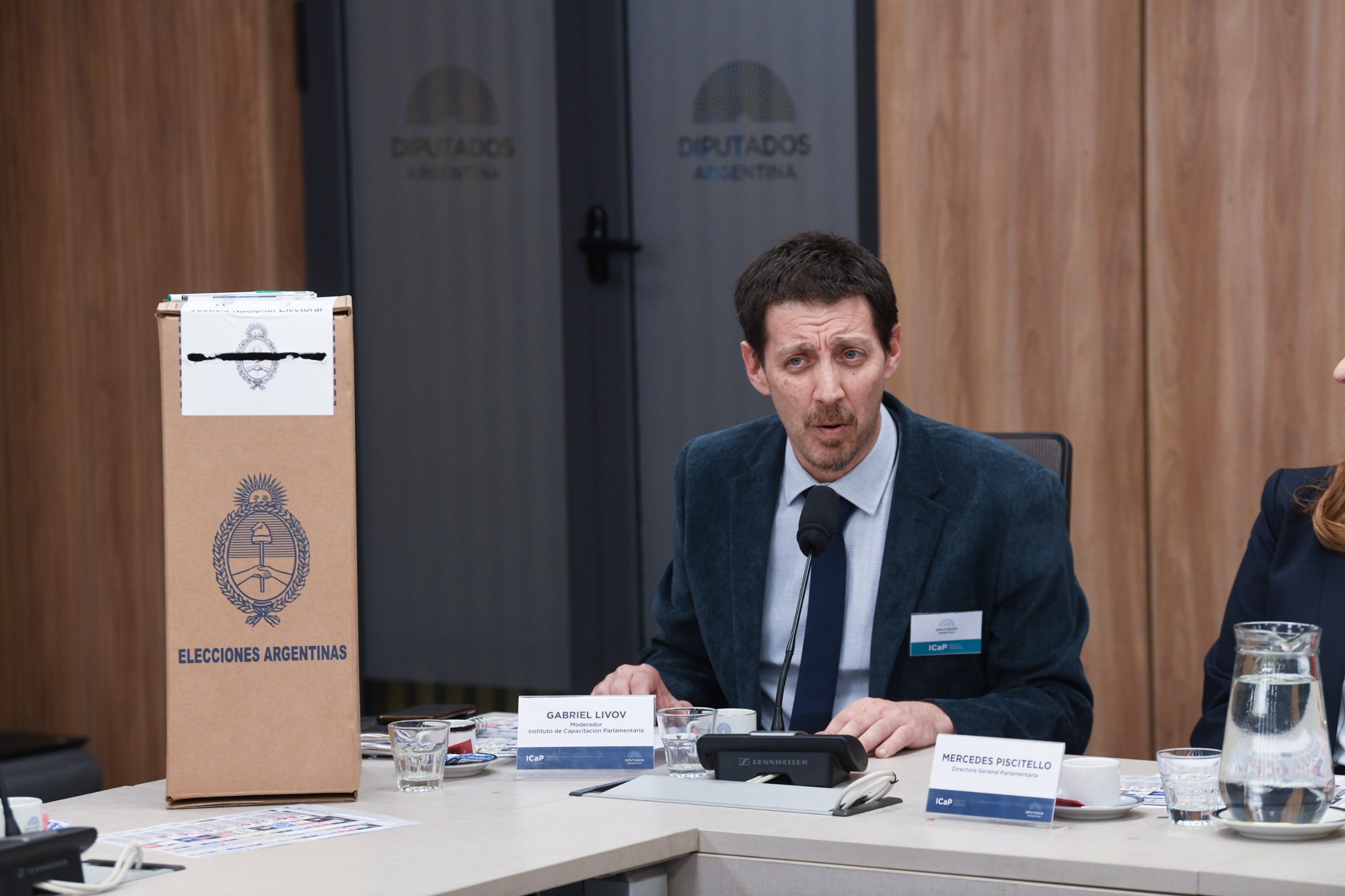 Galeria de imagenes de la noticia BOLETA ÚNICA DE PAPEL: SE REALIZÓ EN DIPUTADOS UNA CHARLA INFORMATIVA SOBRE SU IMPLEMENTACIÓN