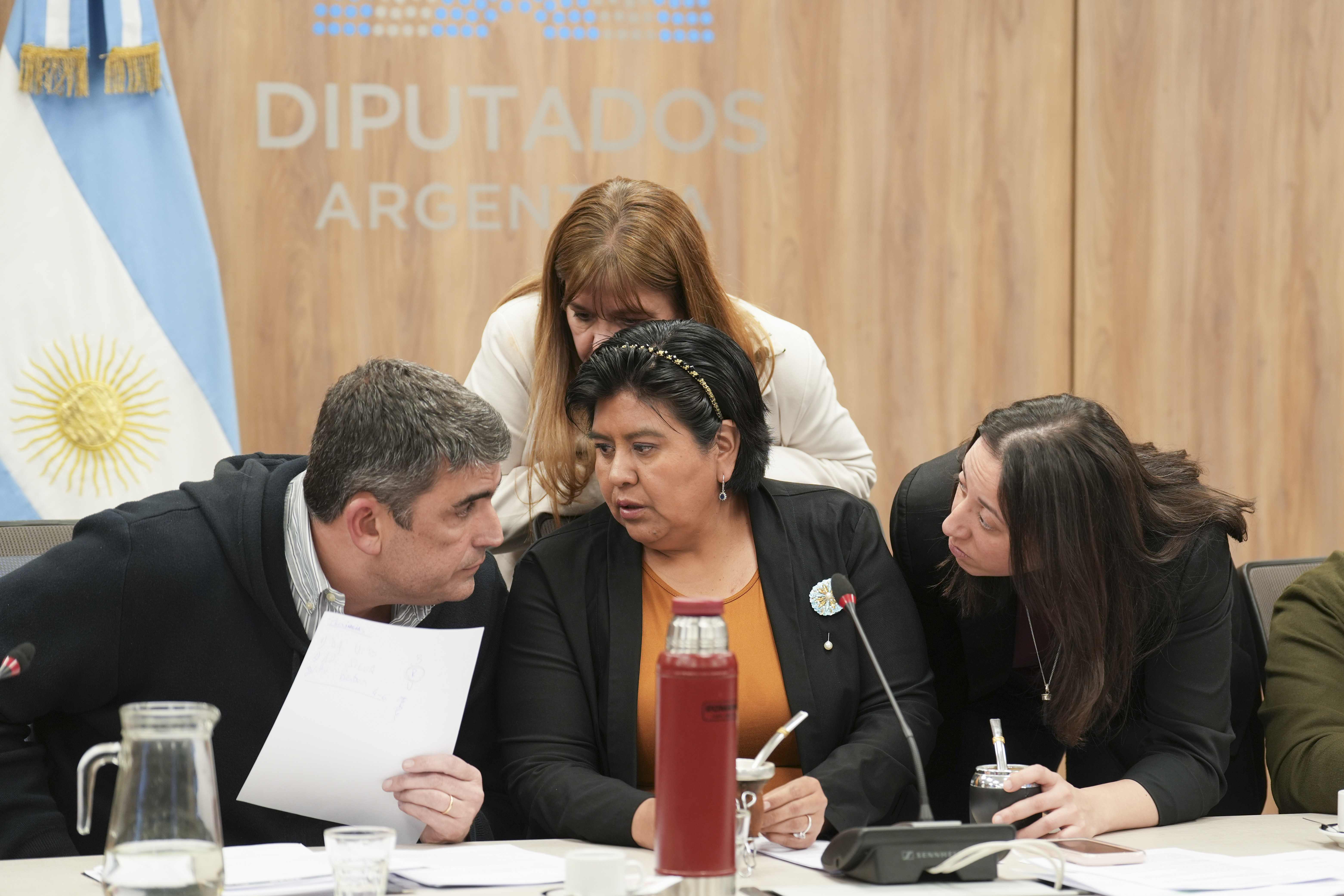 Galeria de imagenes de la noticia CON CRÍTICAS DEL OFICIALISMO, SE APROBÓ UNA PROPUESTA PARA LA DESIGNACIÓN DEL DEFENSOR DE LOS DERECHOS DE NIÑAS, NIÑOS Y ADOLESCENTES