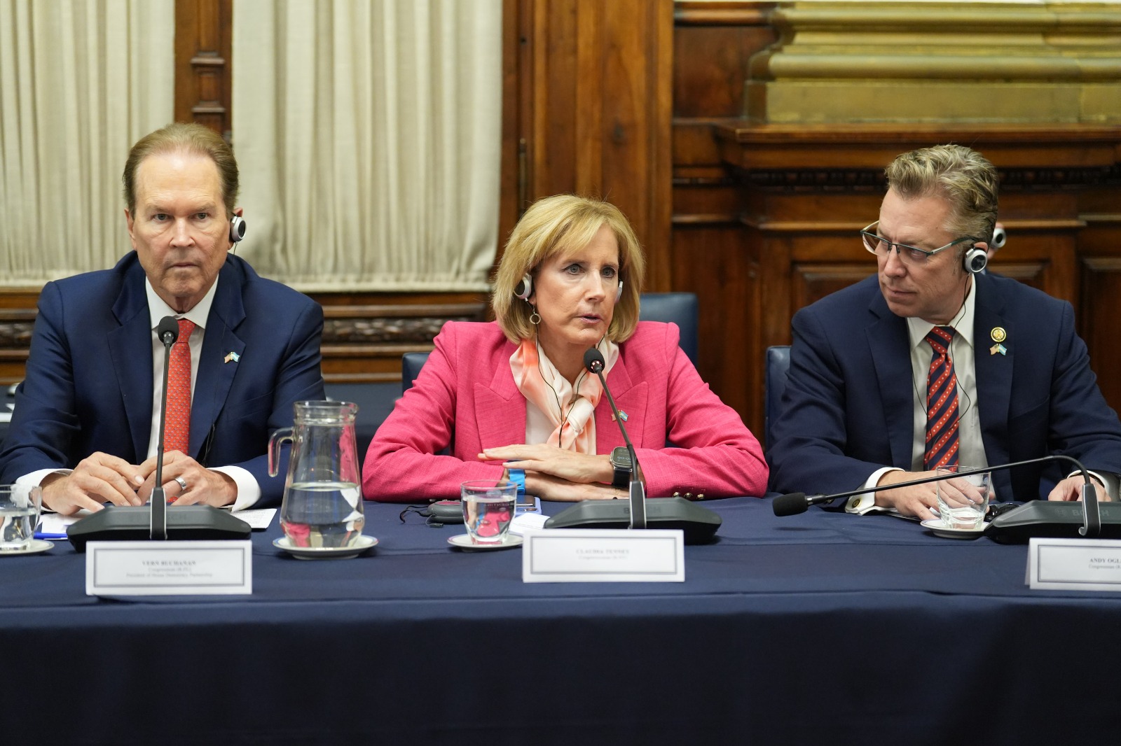 Galeria de imagenes de la noticia INTEGRANTES DE LA COMISIÓN DE RELACIONES EXTERIORES DE DIPUTADOS RECIBIERON A UNA DELEGACIÓN PARLAMENTARIA DE ESTADOS UNIDOS