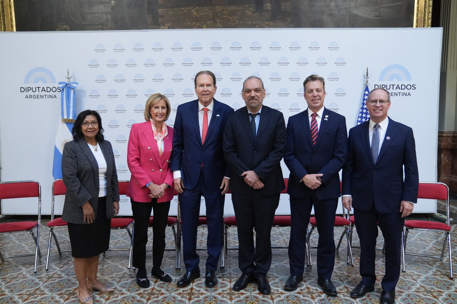 Galeria de imagenes de la noticia INTEGRANTES DE LA COMISIÓN DE RELACIONES EXTERIORES DE DIPUTADOS RECIBIERON A UNA DELEGACIÓN PARLAMENTARIA DE ESTADOS UNIDOS