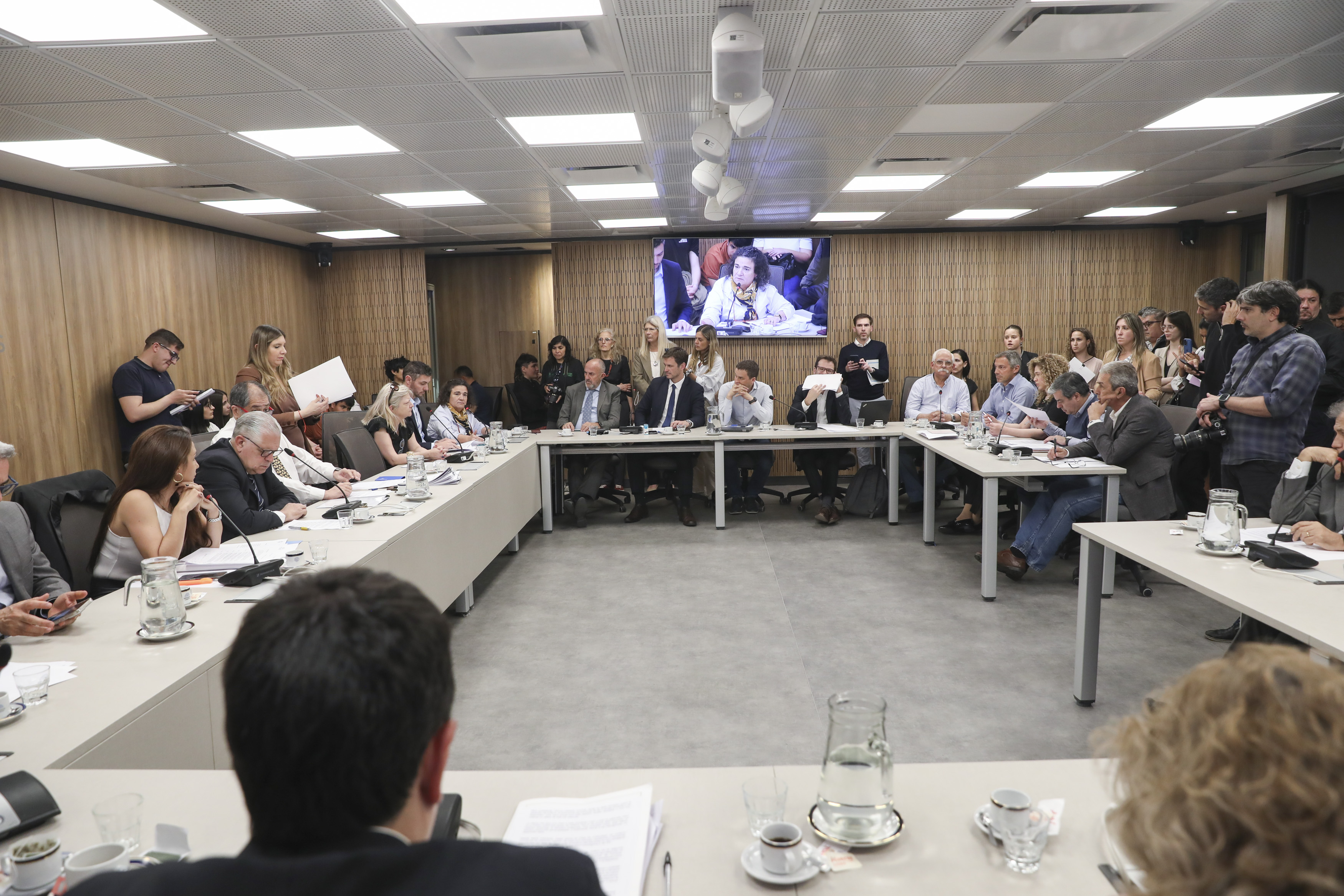 Galeria de imagenes de la noticia DEFENSA NACIONAL DICTAMINÓ DECLARAR DE INTERES EL PROGRAMA “EMBAJADORES MERLSENSES POR MALVINAS”