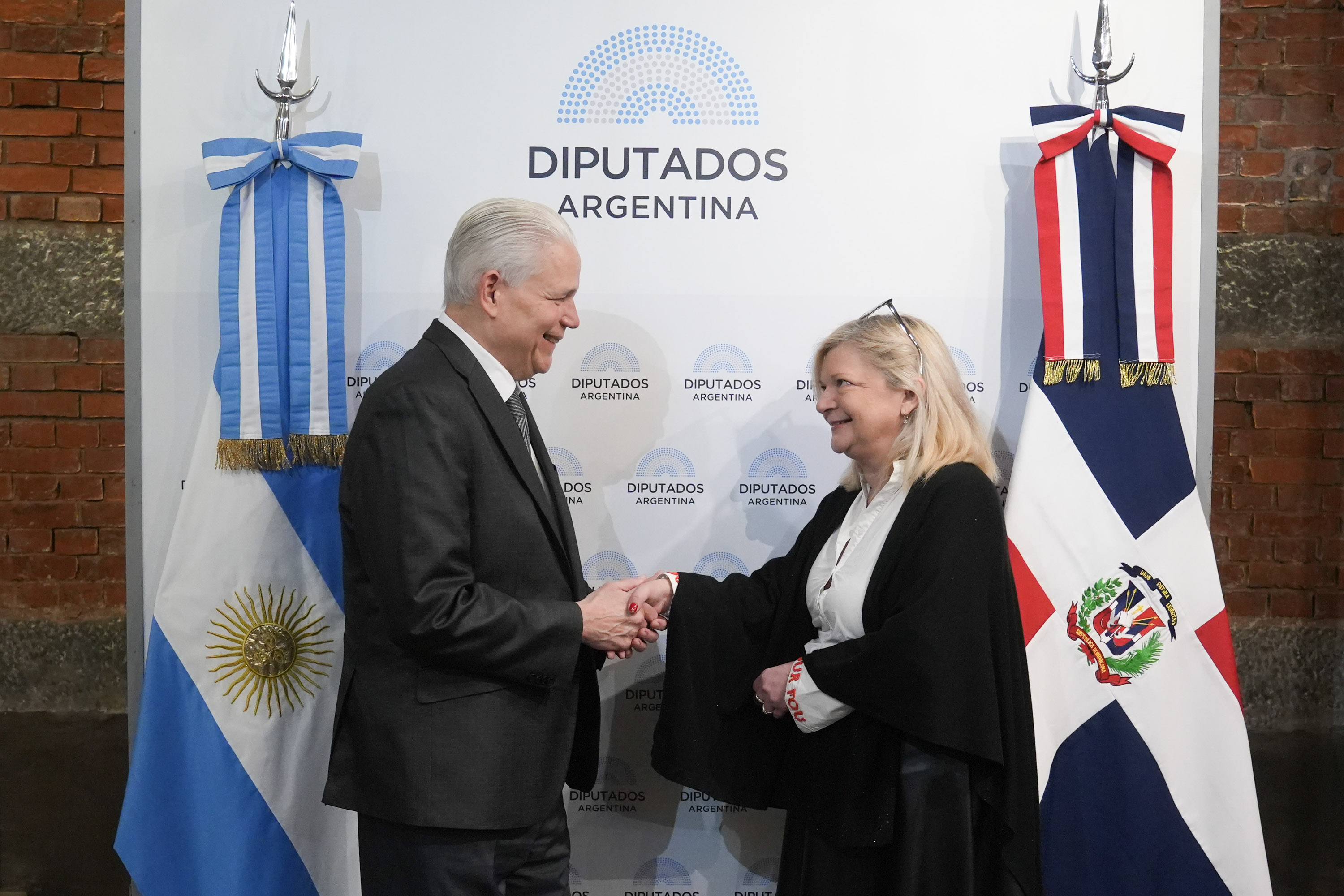 Galeria de imagenes de la noticia SE CONSTITUYÓ EN DIPUTADOS EL GRUPO PARLAMENTARIO DE AMISTAD CON REPÚBLICA DOMINICANA