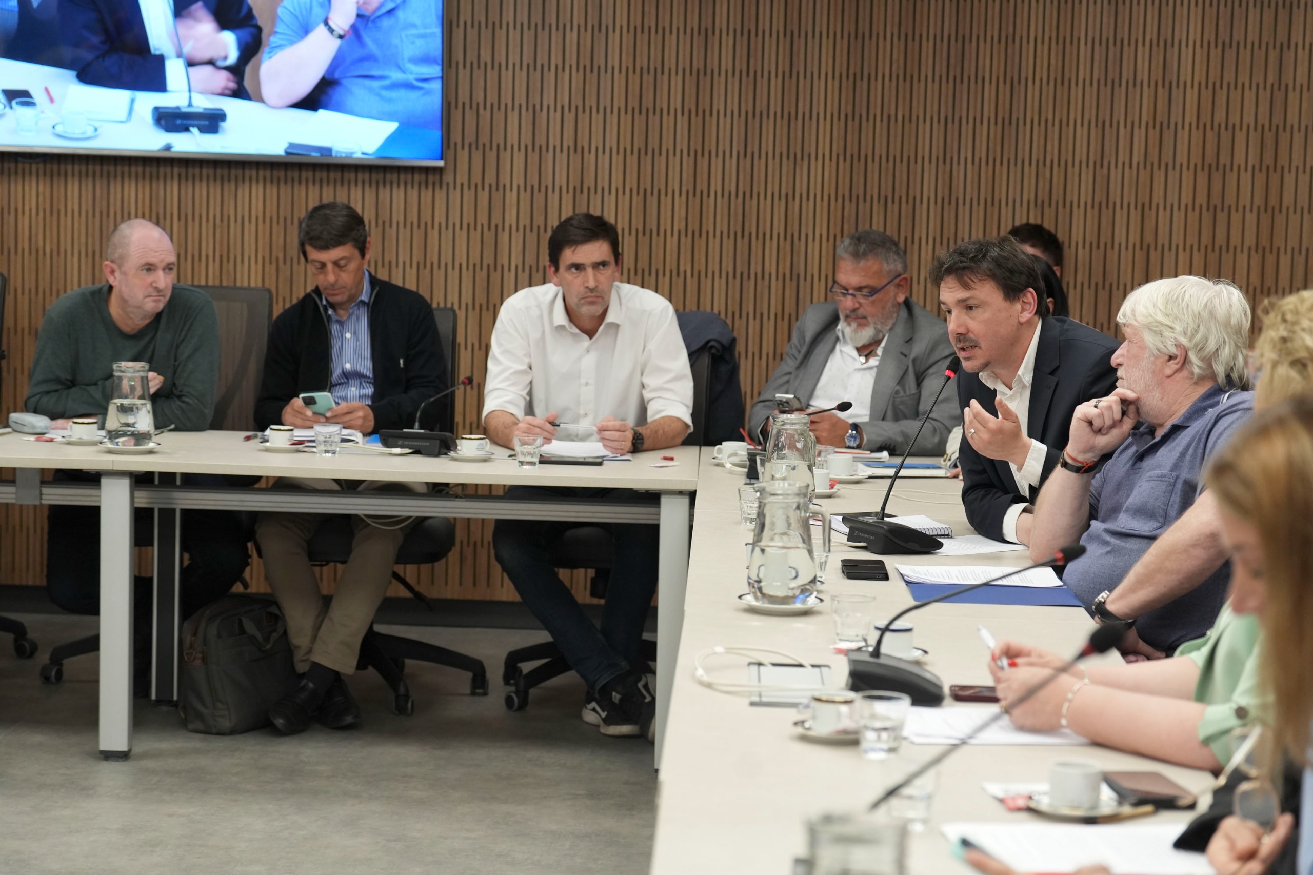 Galeria de imagenes de la noticia CON INVITADOS, SE REUNIÓ LA COMISIÓN DE DEFENSA DEL CONSUMIDOR, DEL USUARIO Y DE LA COMPETENCIA