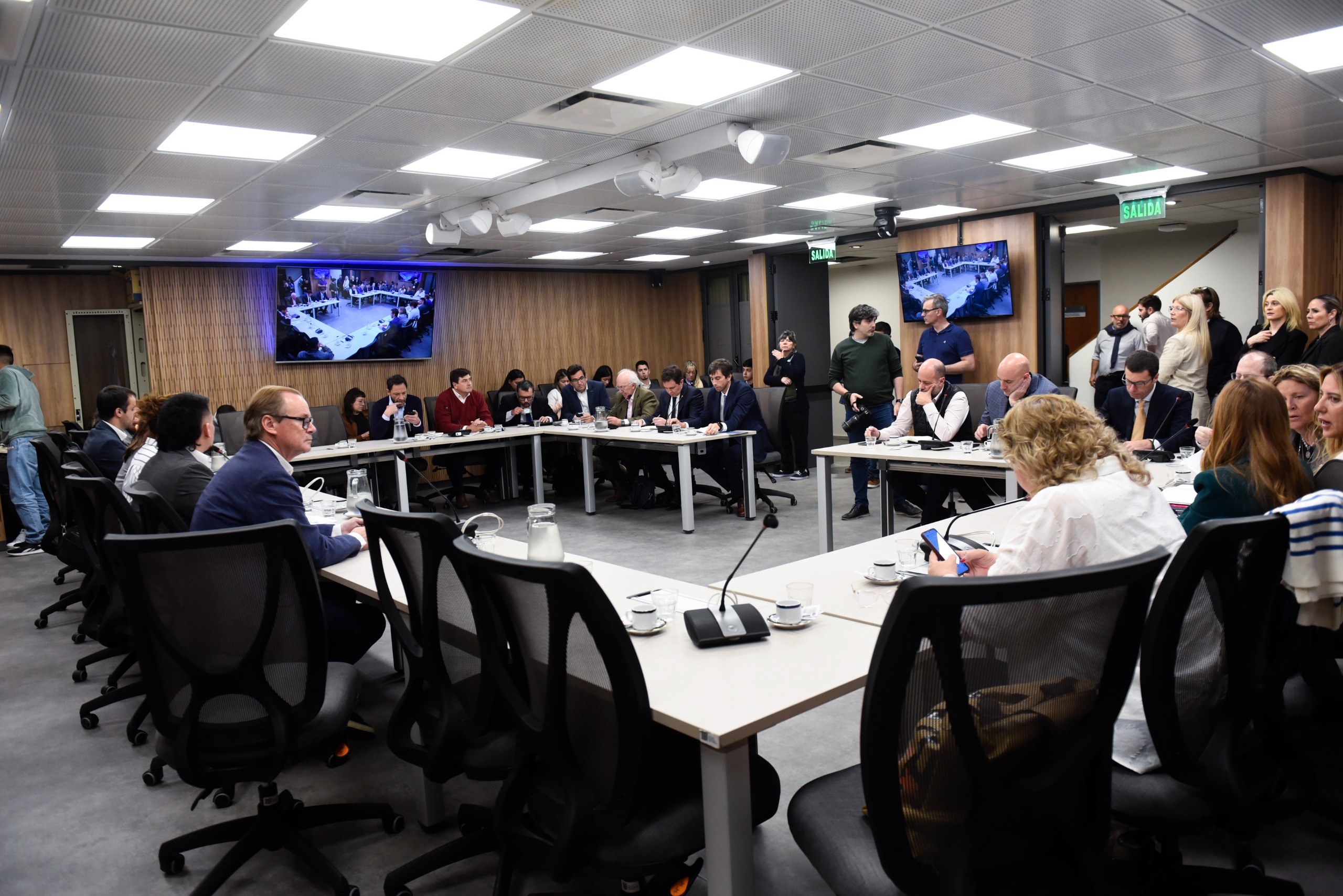 Galeria de imagenes de la noticia EN UNA REUNIÓN INFORMATIVA, LA COMISIÓN DE INDUSTRIA ANALIZÓ LA PRÓRROGA DE LA LEY DE ENERGÍA RENOVABLE