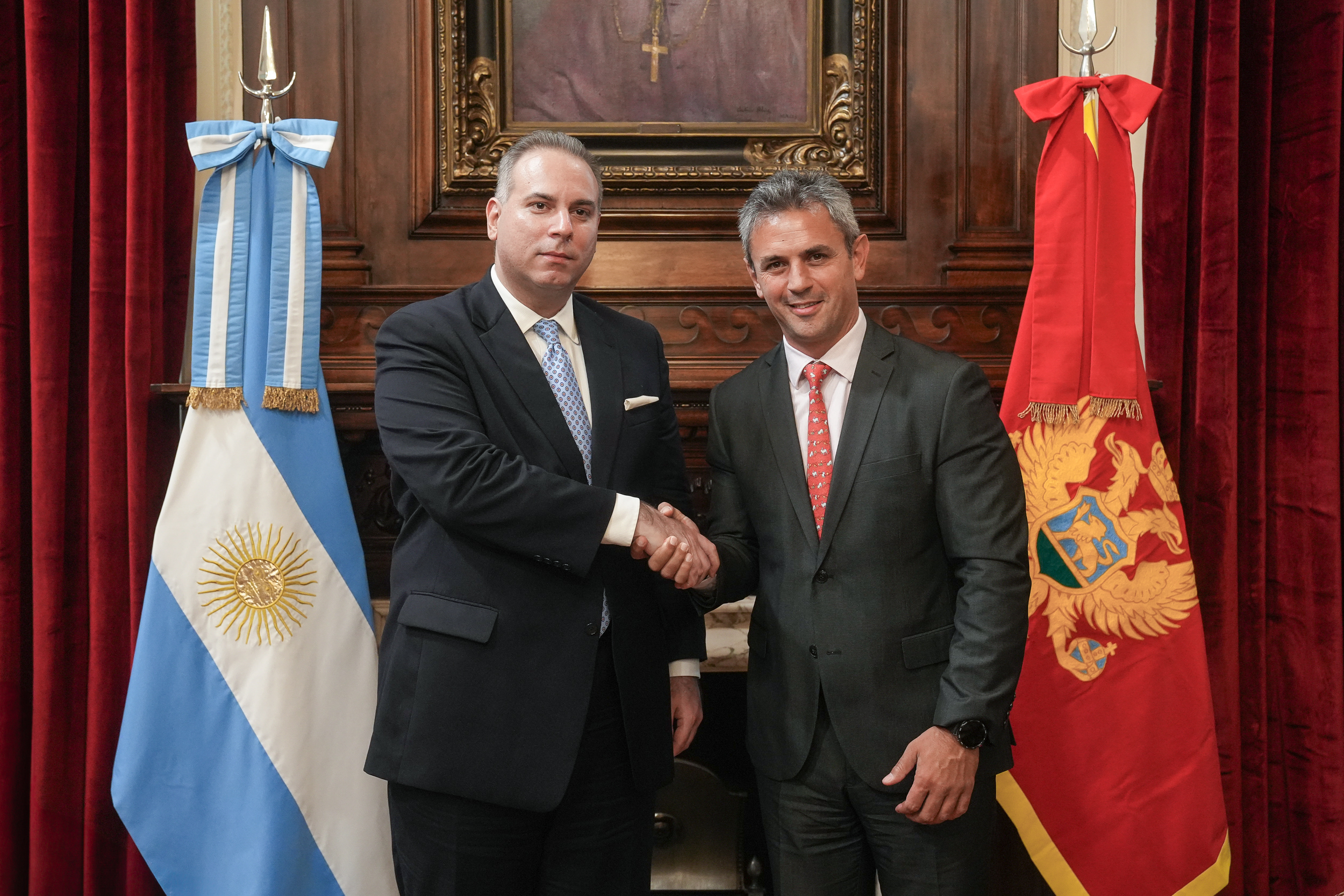 Galeria de imagenes de la noticia MARTÍN MENEM RECIBIÓ A UNA DELEGACIÓN DE MONTENEGRO