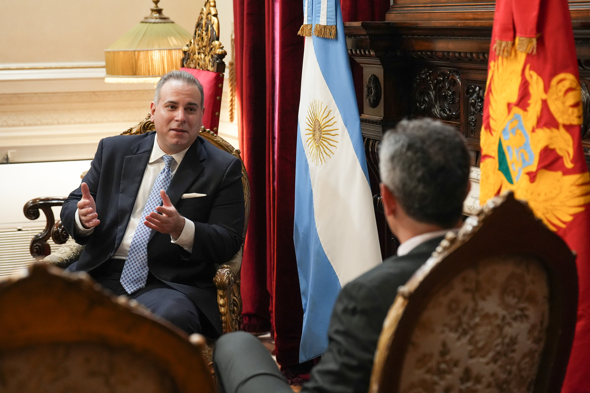 Galeria de imagenes de la noticia MARTÍN MENEM RECIBIÓ A UNA DELEGACIÓN DE MONTENEGRO