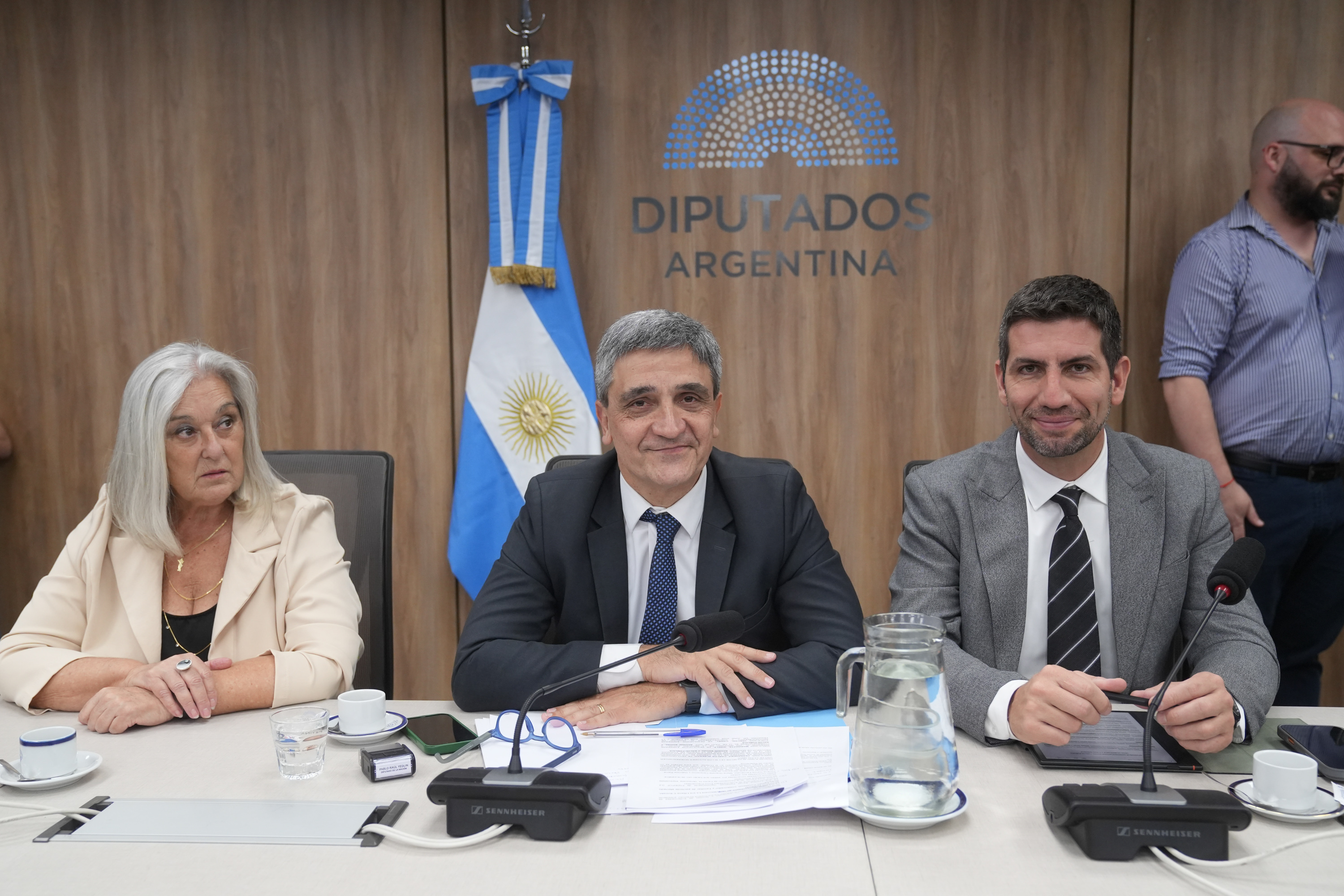 Galeria de imagenes de la noticia LA COMISIÓN DE ACCIÓN SOCIAL Y SALUD PÚBLICA ANALIZÓ DISTINTOS PROYECTOS DE RESOLUCIÓN Y DECLARACIÓN