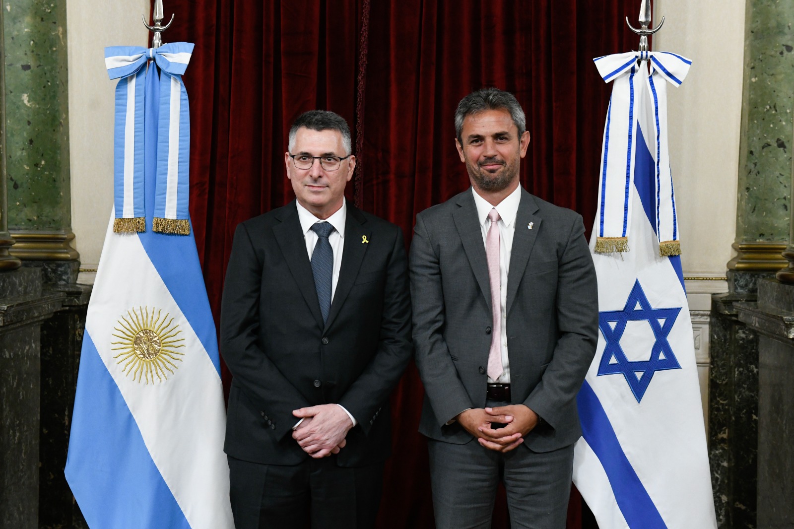Galeria de imagenes de la noticia MARTÍN MENEM RECIBIÓ AL MINISTRO DE RELACIONES EXTERIORES DEL ESTADO DE ISRAEL, GIDEON SA’AR