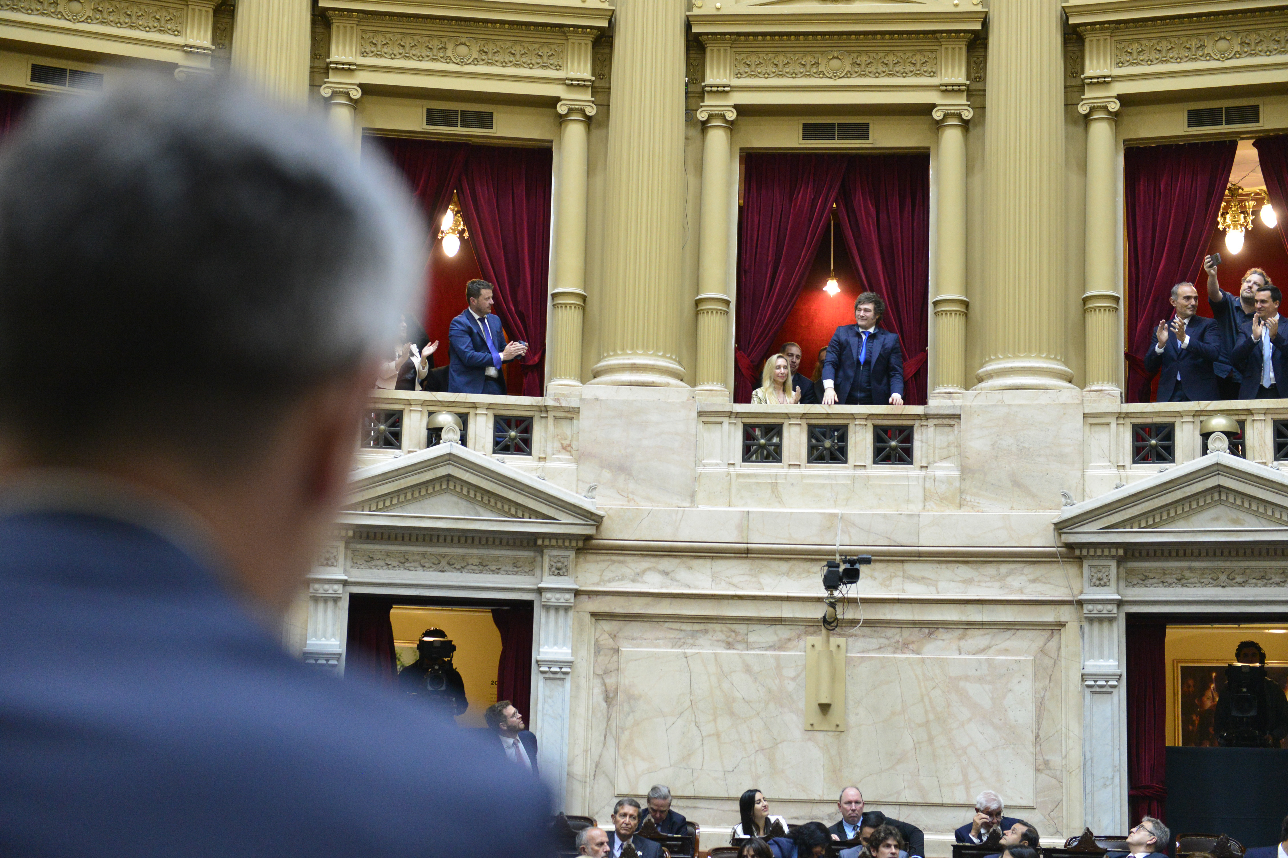 Galeria de imagenes de la noticia CON LA PRESENCIA DEL PRESIDENTE DE LA NACIÓN, JURARON LOS NUEVOS DIPUTADOS Y MARTÍN MENEM FUE REELECTO