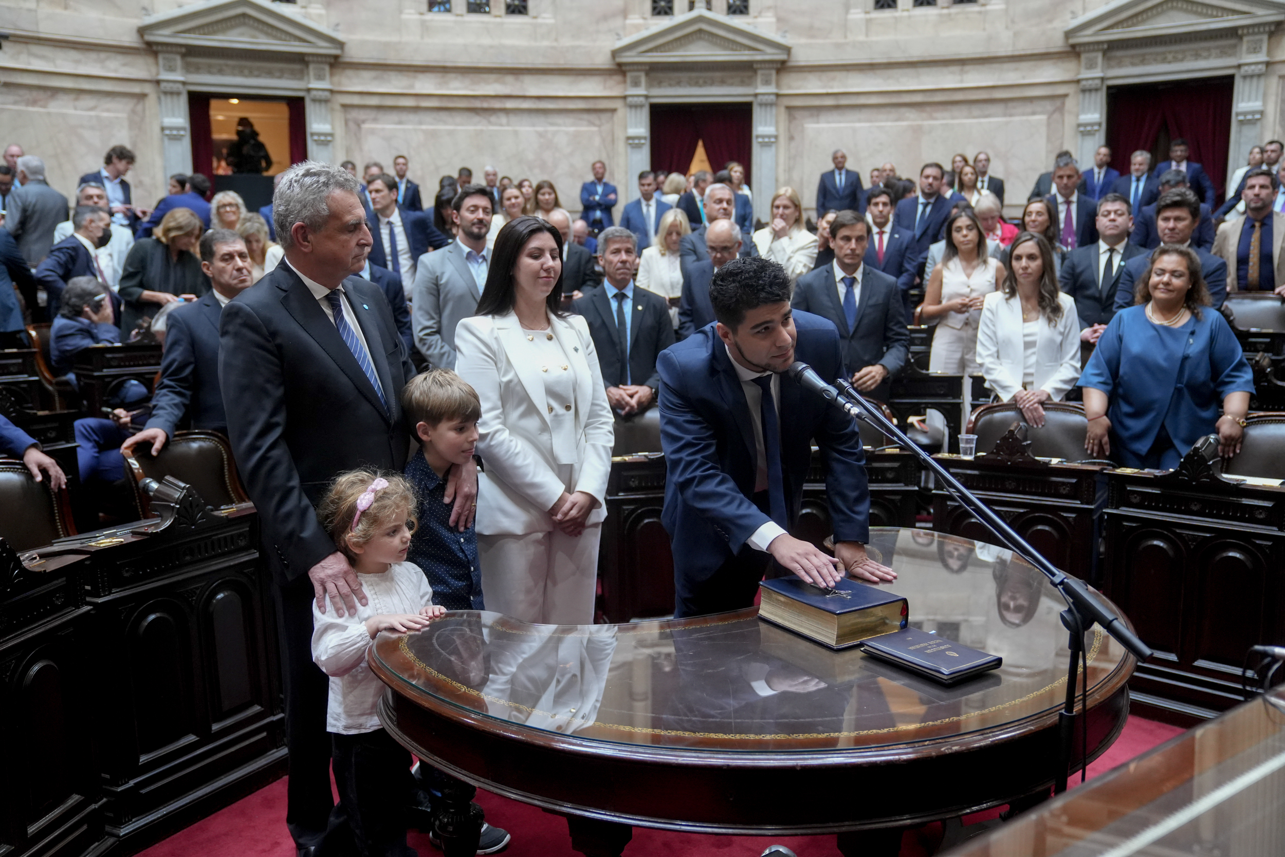 Galeria de imagenes de la noticia CON LA PRESENCIA DEL PRESIDENTE DE LA NACIÓN, JURARON LOS NUEVOS DIPUTADOS Y MARTÍN MENEM FUE REELECTO