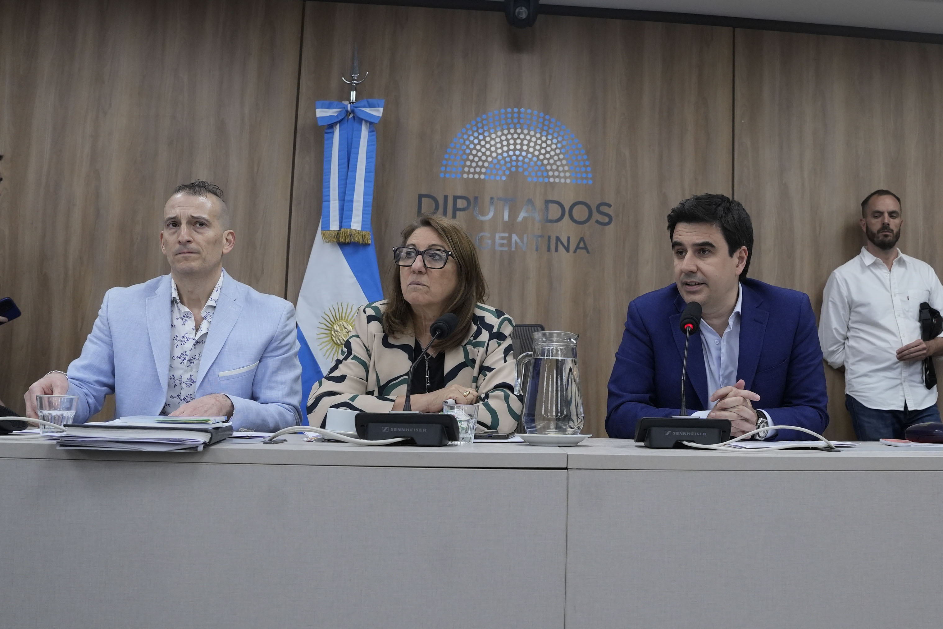 Galeria de imagenes de la noticia AVANZÓ UN PROYECTO DE LEY PARA QUE LAS COOPERATIVAS PUEDAN ACCEDER AL CERTIFICADO MIPYME