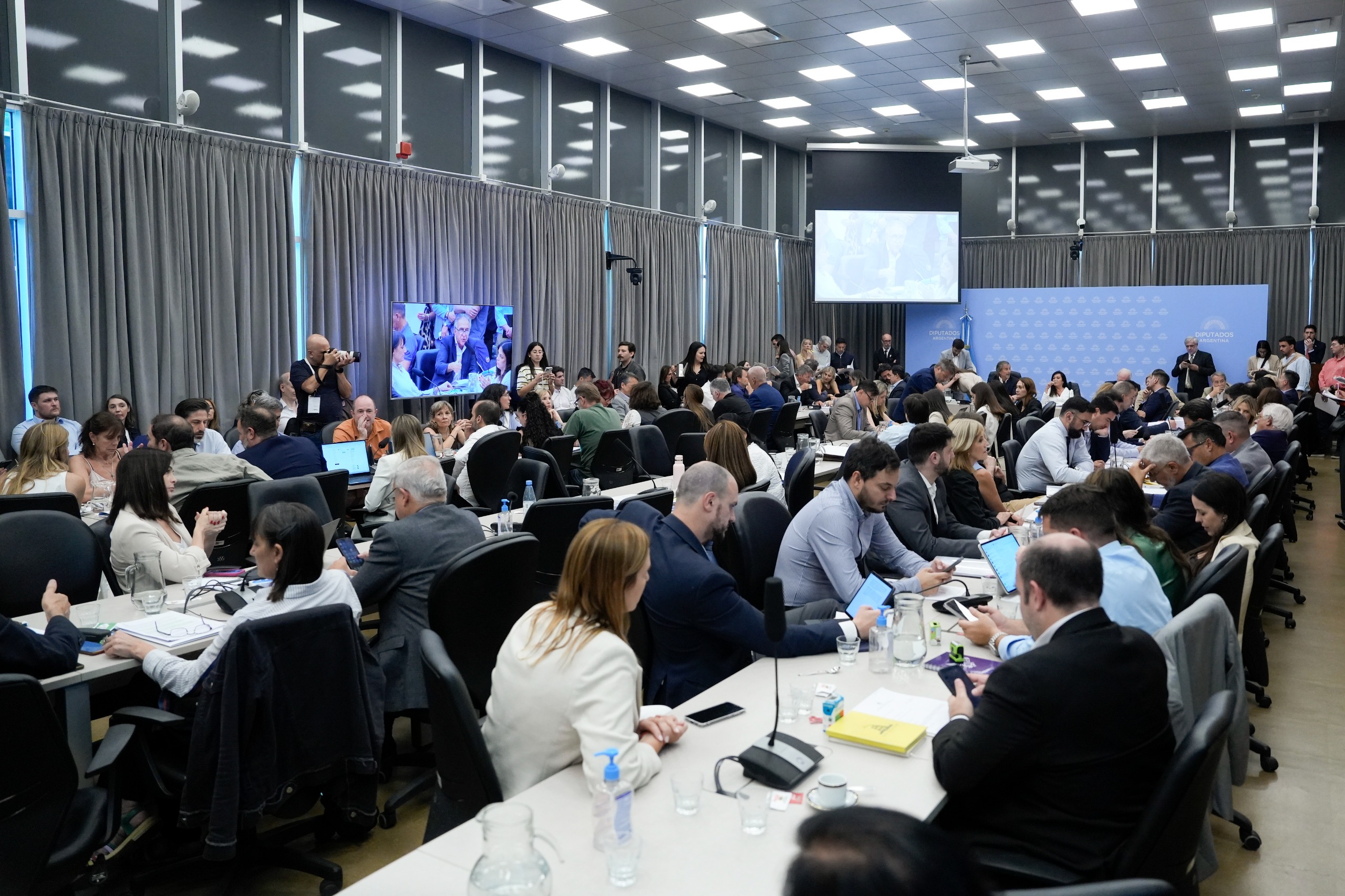 Galeria de imagenes de la noticia EL PROYECTO DE INOCENCIA FISCAL OBTUVO DICTAMEN DE MAYORÍA EN UN PLENARIO DE COMISIONES