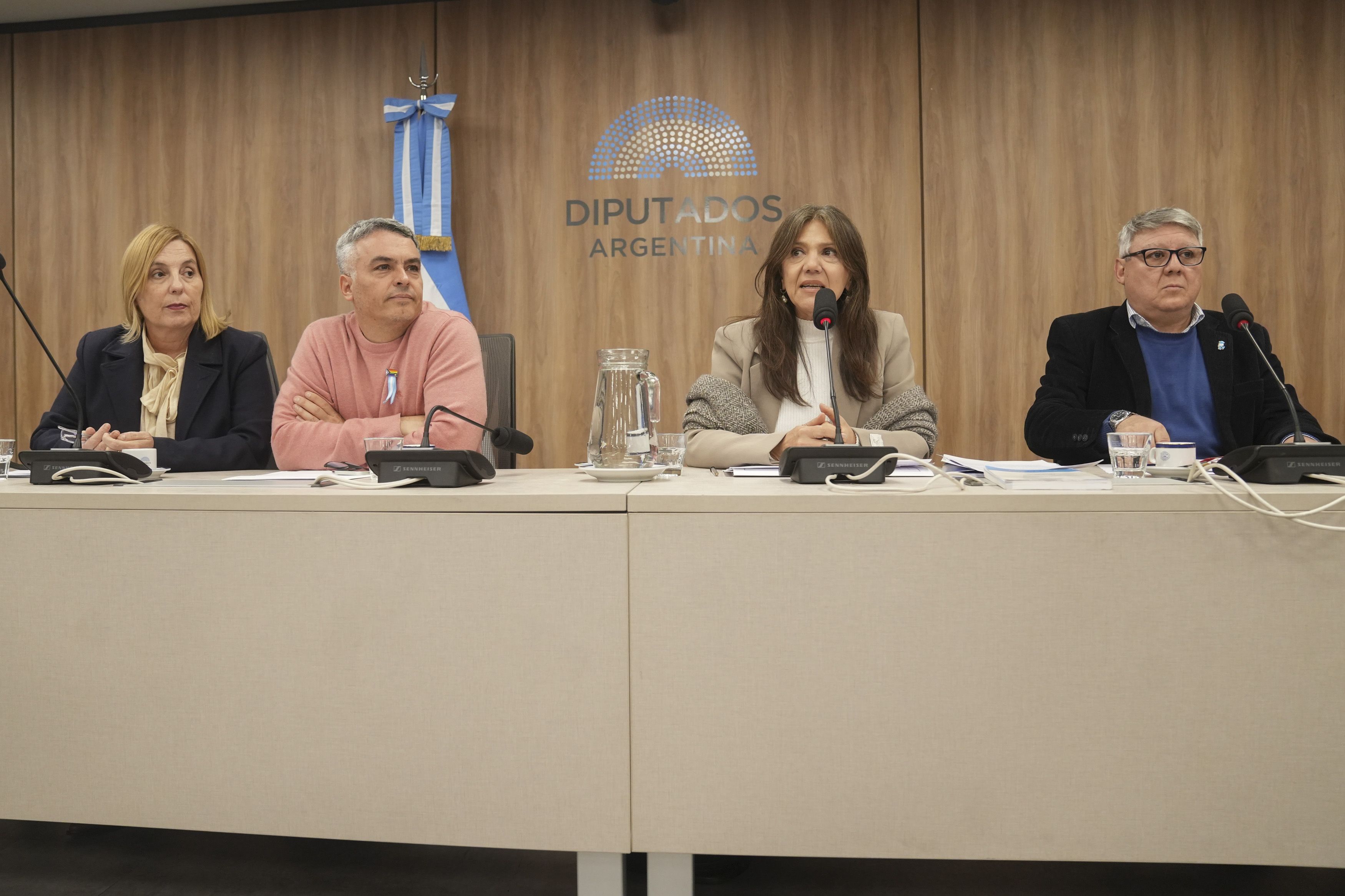 Galeria de imagenes de la noticia CULTURA ABORDÓ EL PANORAMA DE TEATROS, MUSEOS Y BIBLIOTECAS POPULARES