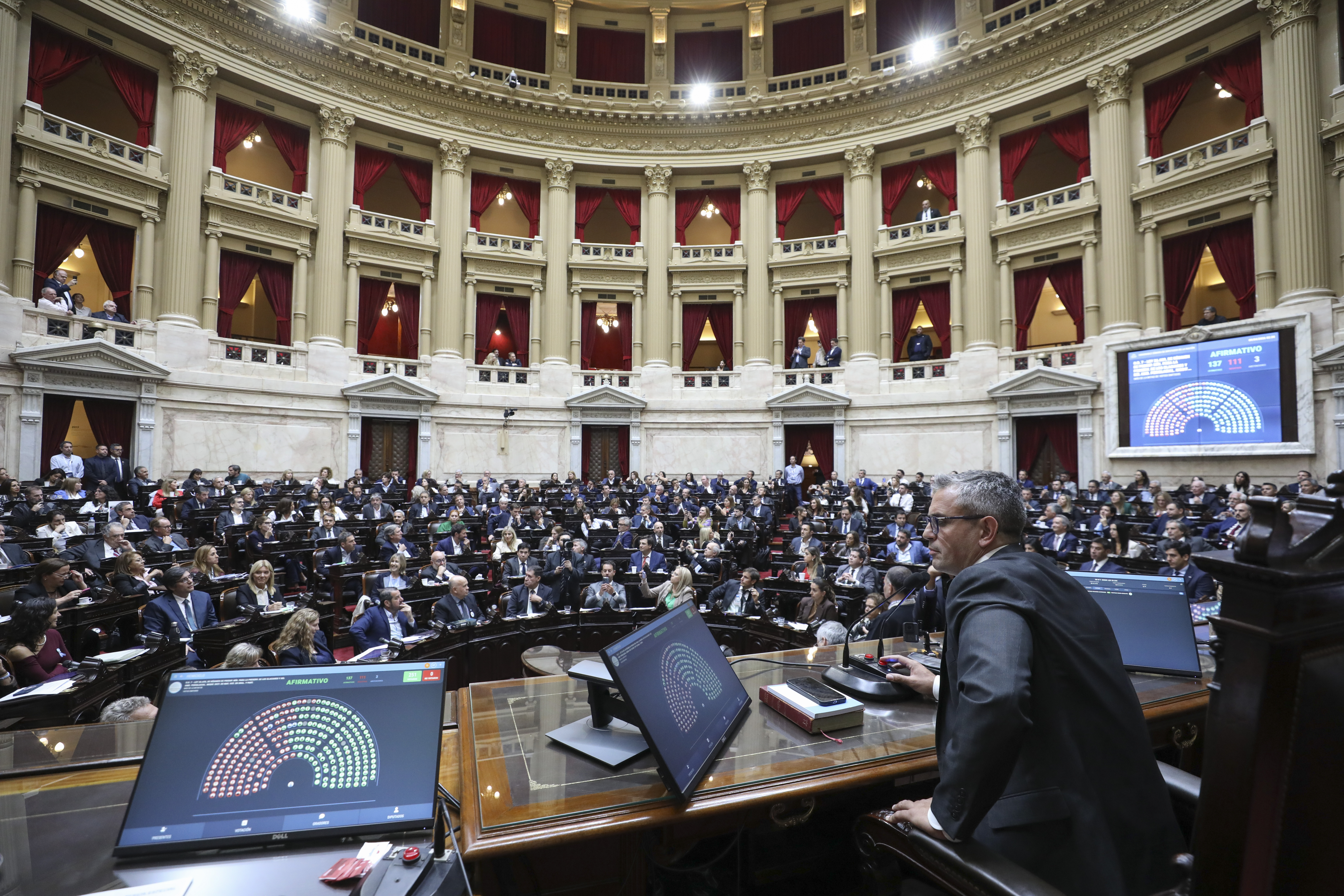 Galeria de imagenes de la noticia LA CÁMARA DE DIPUTADOS CONVIRTIÓ EN LEY LA MODIFICACIÓN DE LA LEY DE GLACIARES
