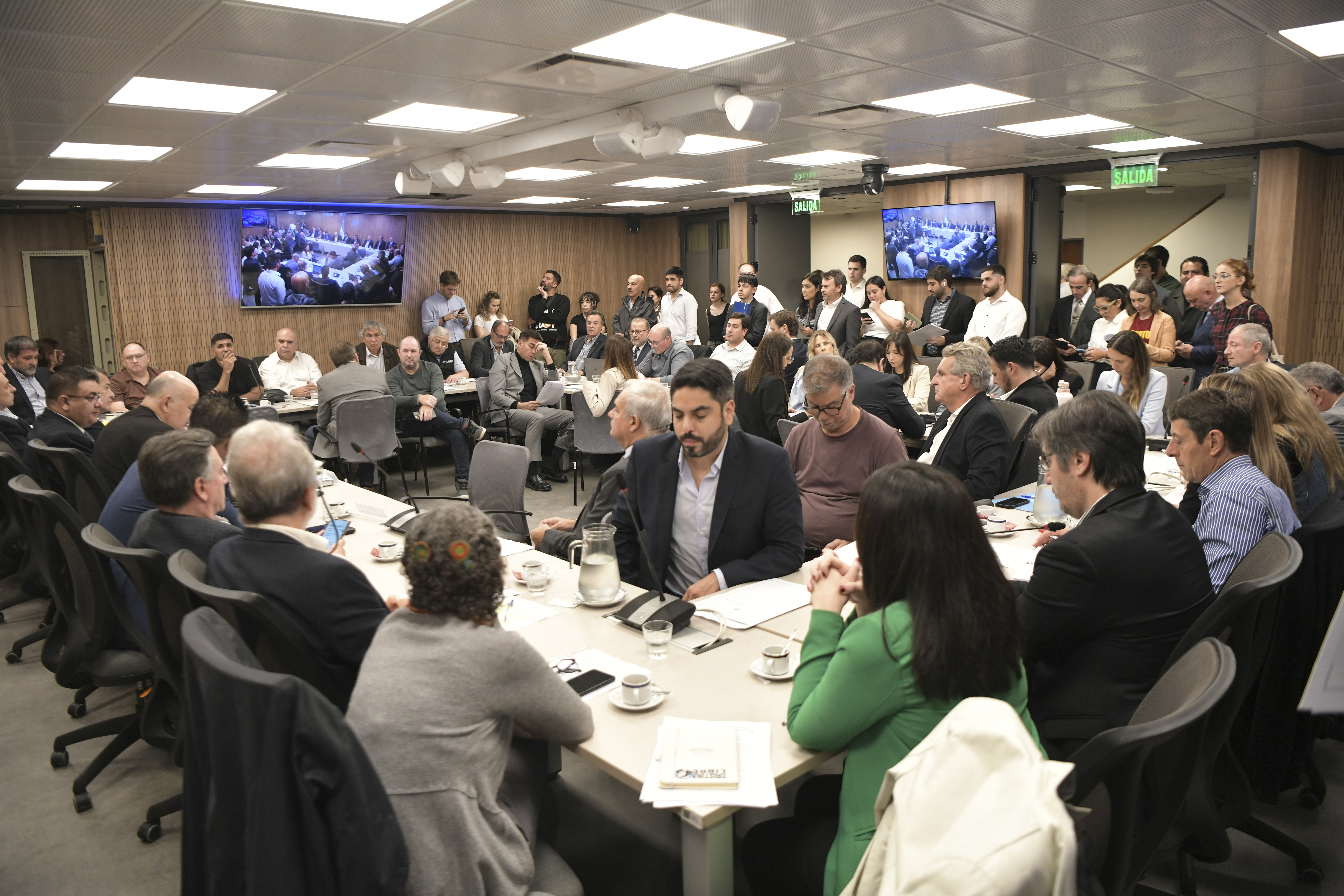 Galeria de imagenes de la noticia CON DISTINTOS EXPOSITORES, SE REUNIÓ LA COMISIÓN DE ASUNTOS COOPERATIVOS, MUTUALES Y ONG