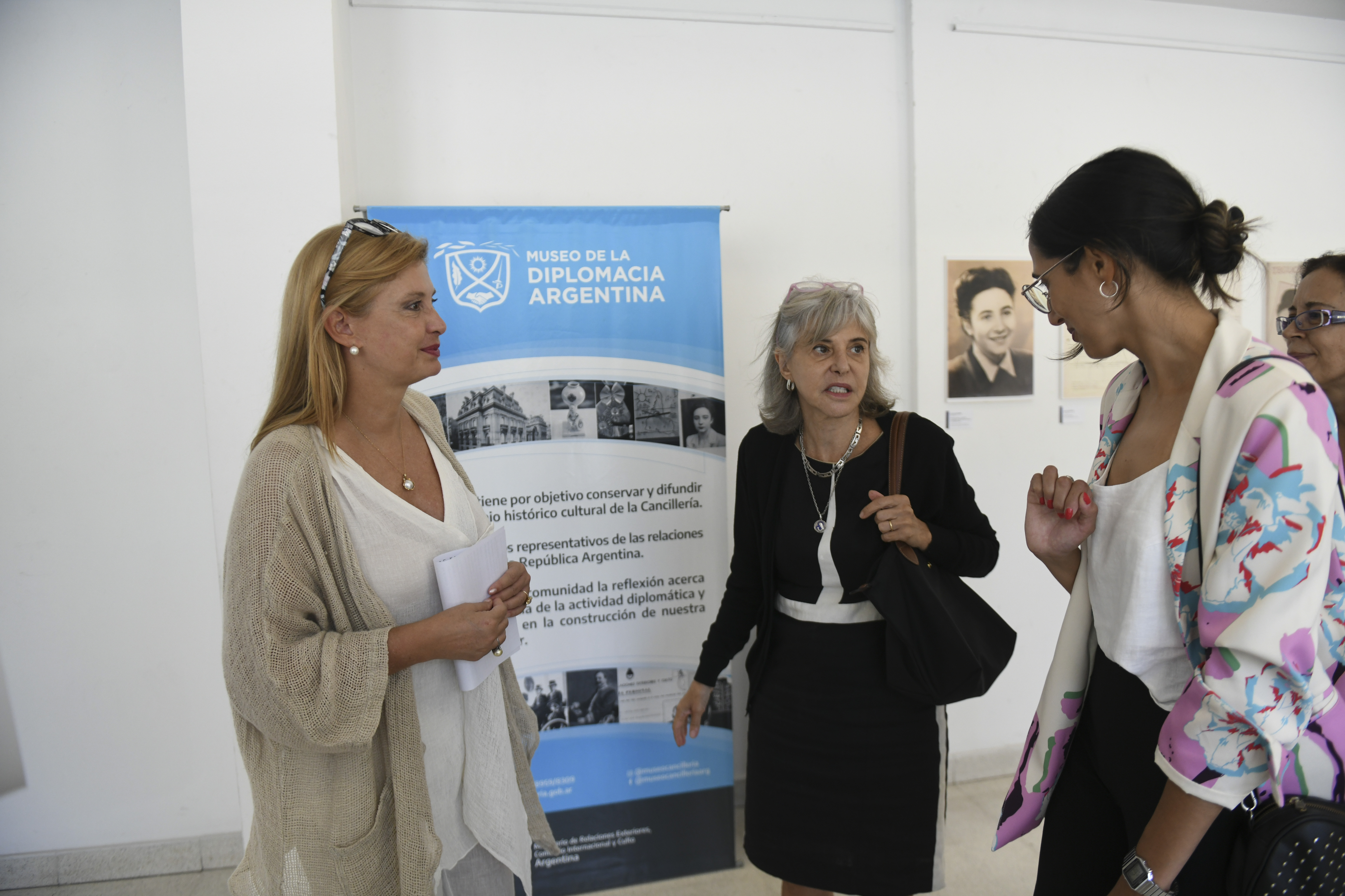 Galeria de imagenes de la noticia LA CÁMARA DE DIPUTADOS DE LA NACIÓN INAUGURÓ EL CICLO DE MUESTRAS “PIONERAS DE LA DIPLOMACIA”