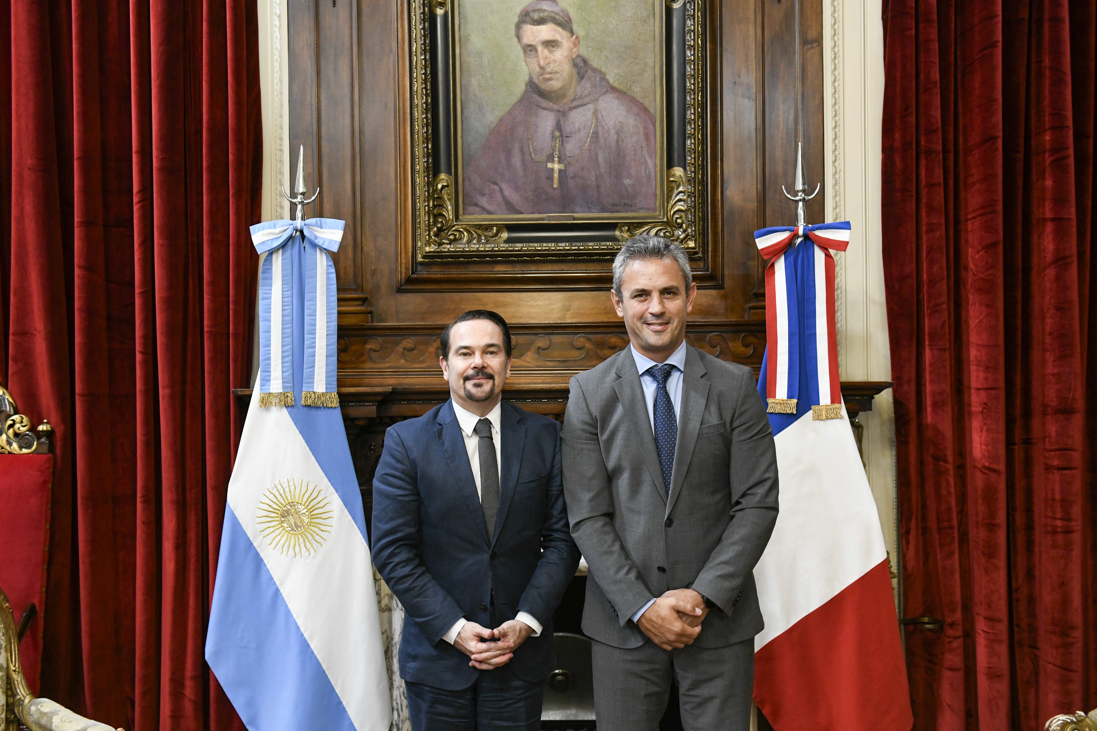 Galeria de imagenes de la noticia MARTÍN MENEM RECIBIÓ AL EMBAJADOR DE FRANCIA EN ARGENTINA