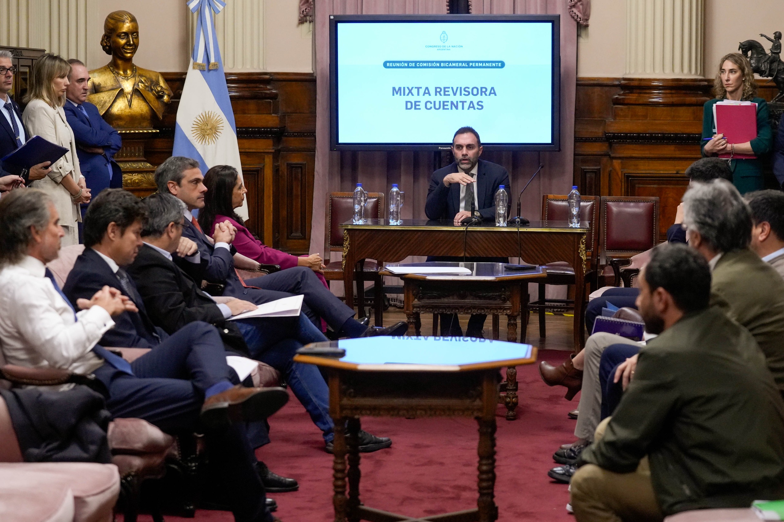 Galeria de imagenes de la noticia DESIGNARON AUTORIDADES DE COMISIONES BICAMERALES Y DEFINIERON AGENDA DE TRABAJO