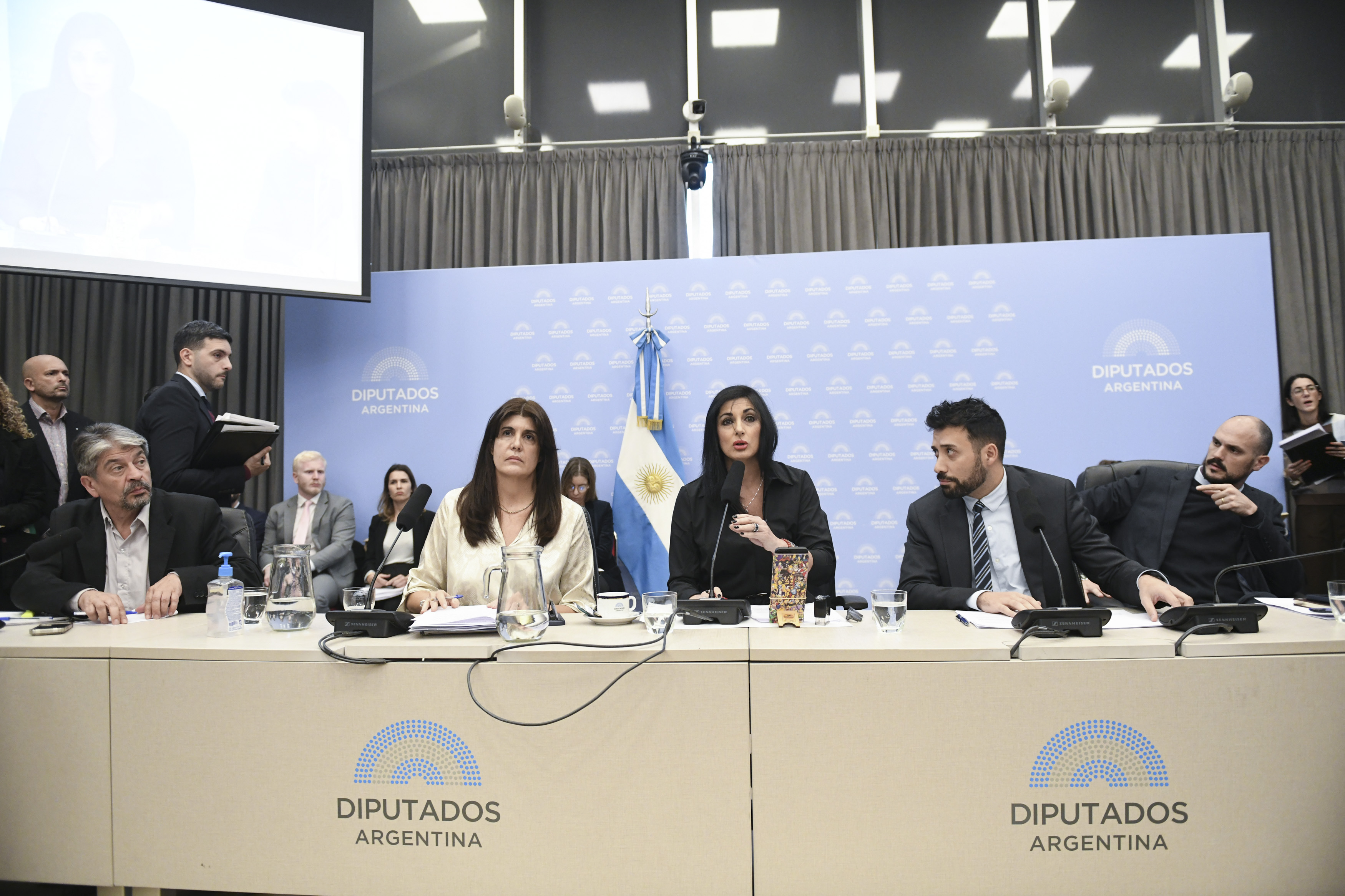 Galeria de imagenes de la noticia OBTUVO DICTAMEN DE MAYORÍA LA ADHESIÓN AL TRATADO DE COOPERACIÓN EN MATERIA DE PATENTES