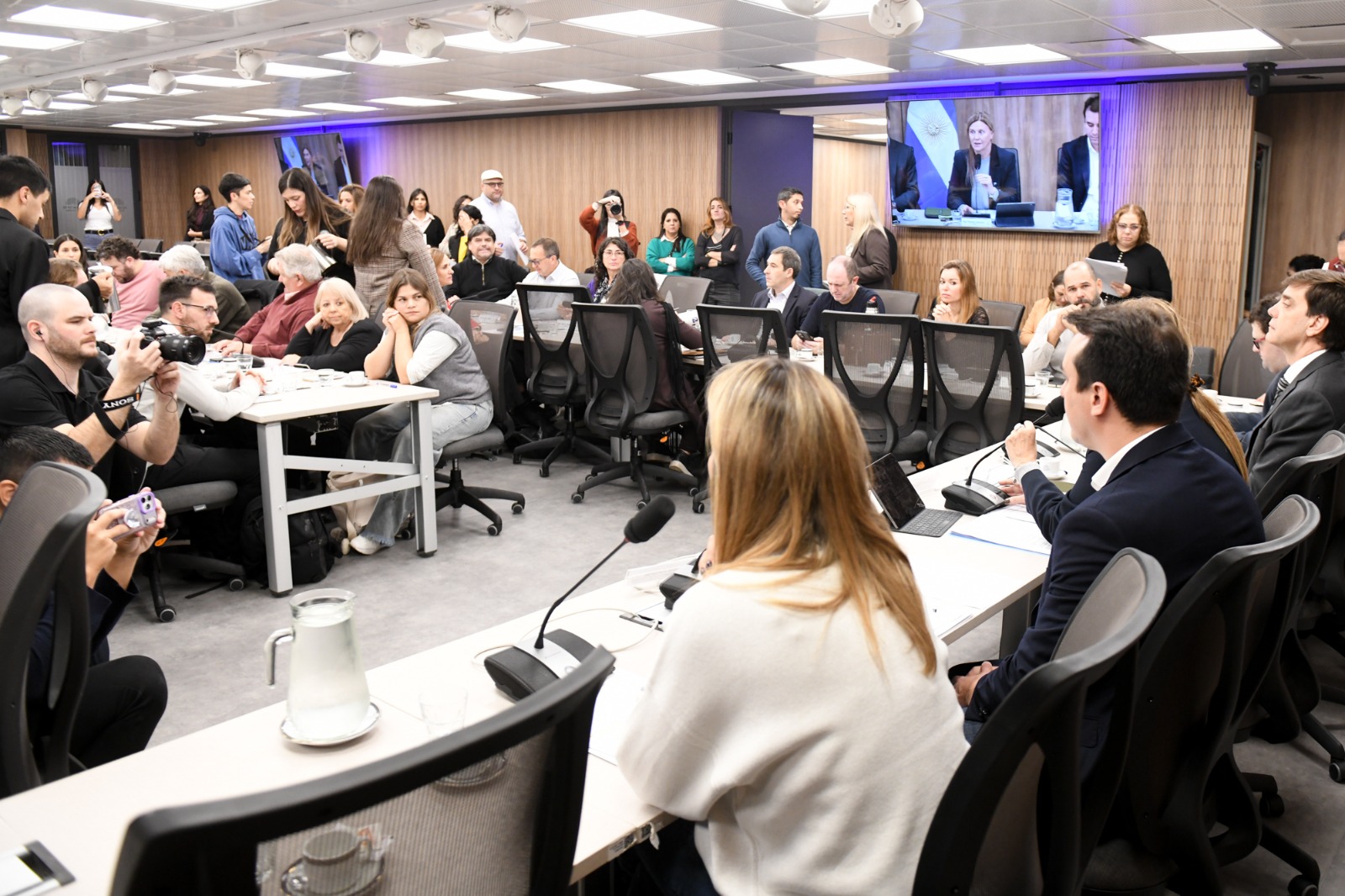 Galeria de imagenes de la noticia REFERENTES DEL TURISMO SOCIAL EXPUSIERON ANTE UNA COMISIÓN EN DIPUTADOS