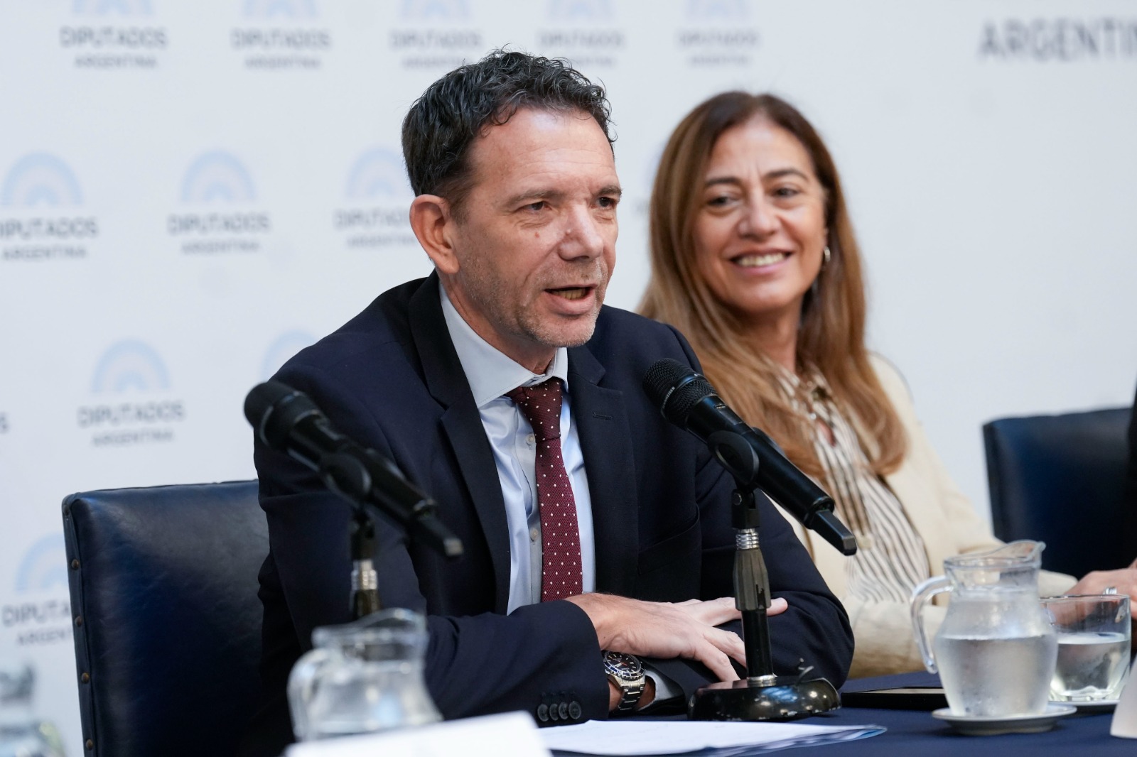 Galeria de imagenes de la noticia EL INSTITUTO DE CAPACITACIÓN PARLAMENTARIA ENTREGÓ DIPLOMAS DE ESTUDIOS AVANZADOS A UN CENTENAR DE ESTUDIANTES	
