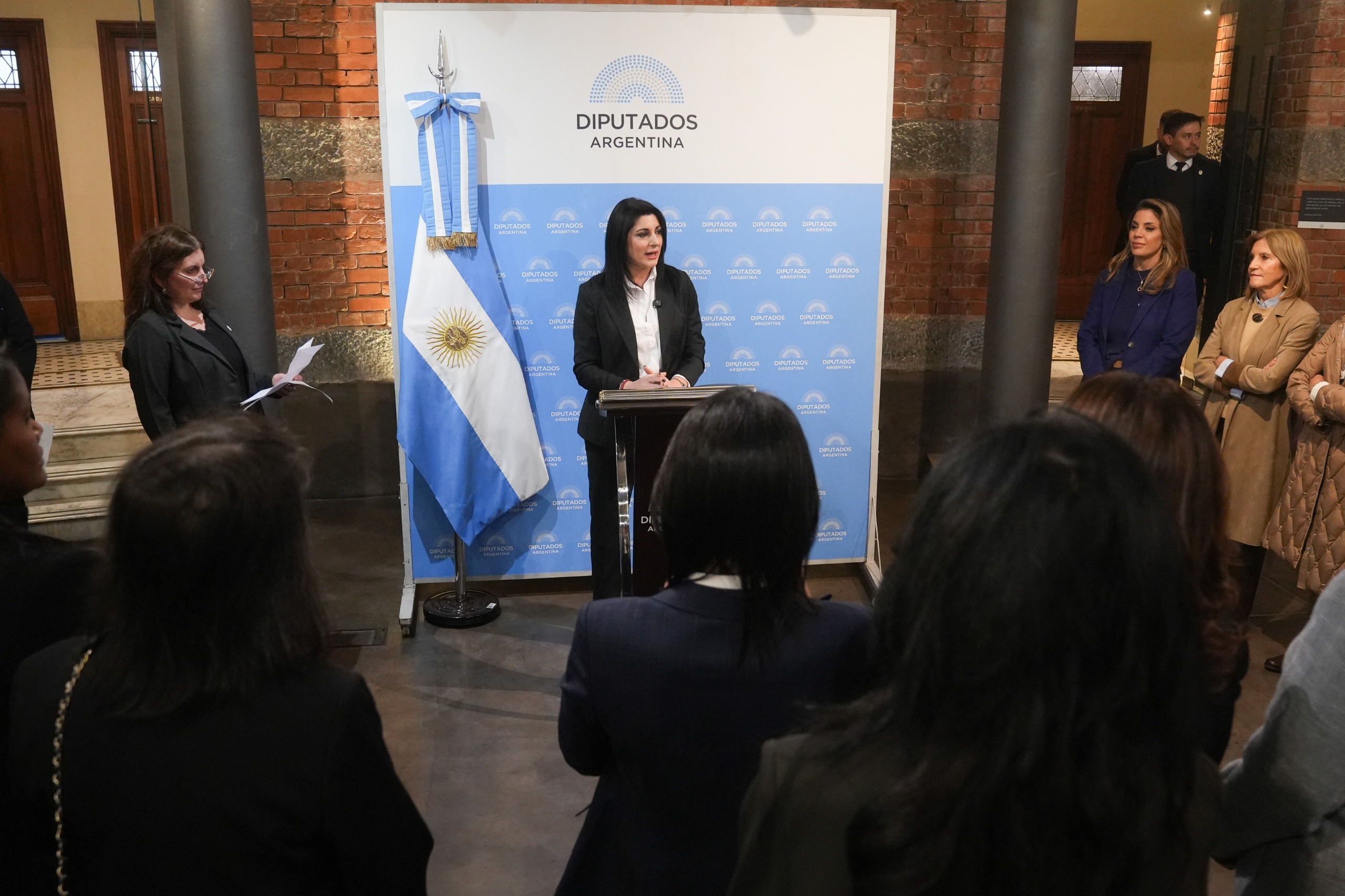 Galeria de imagenes de la noticia DURANTE UN ENCUENTRO EN DIPUTADOS, SE CELEBRÓ EL DÍA INTERNACIONAL DE LAS MUJERES EN DIPLOMACIA