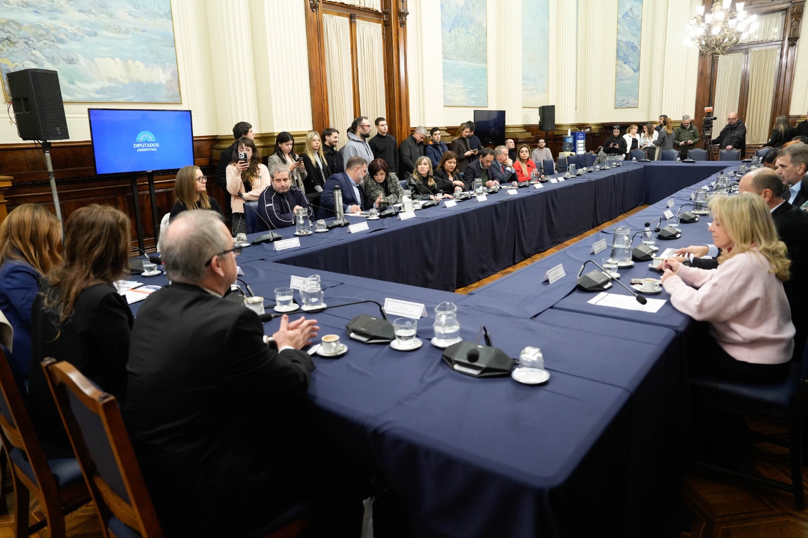 Galeria de imagenes de la noticia CON LA PRESENCIA DEL EMBAJADOR, SE CONSTITUYÓ EL GRUPO PARLAMENTARIO DE AMISTAD CON EL ESTADO DE ISRAEL