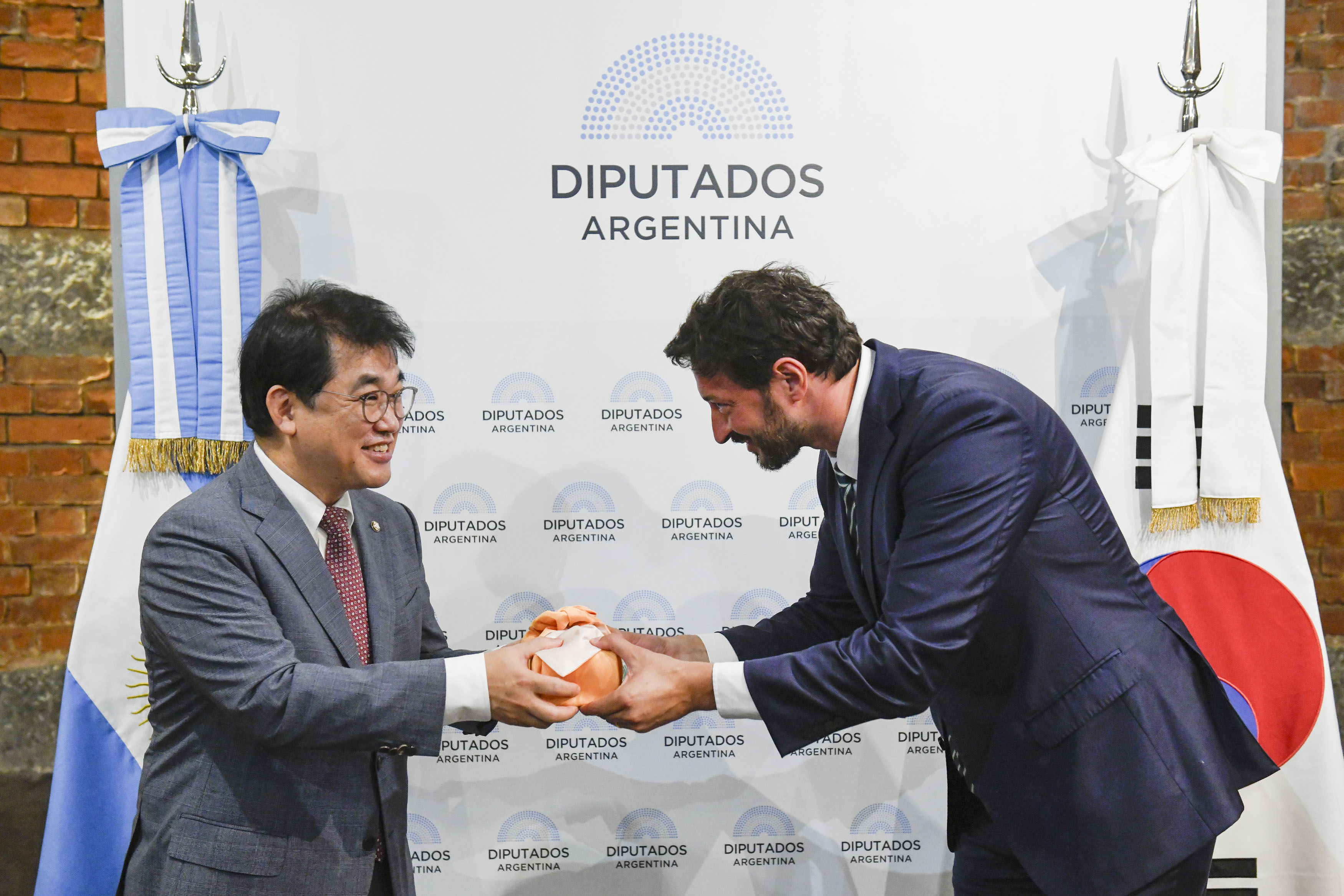 EL PRESIDENTE DEL GRUPO PARLAMENTARIO DE AMISTAD CON LA REPÚBLICA DE ... thumbnail