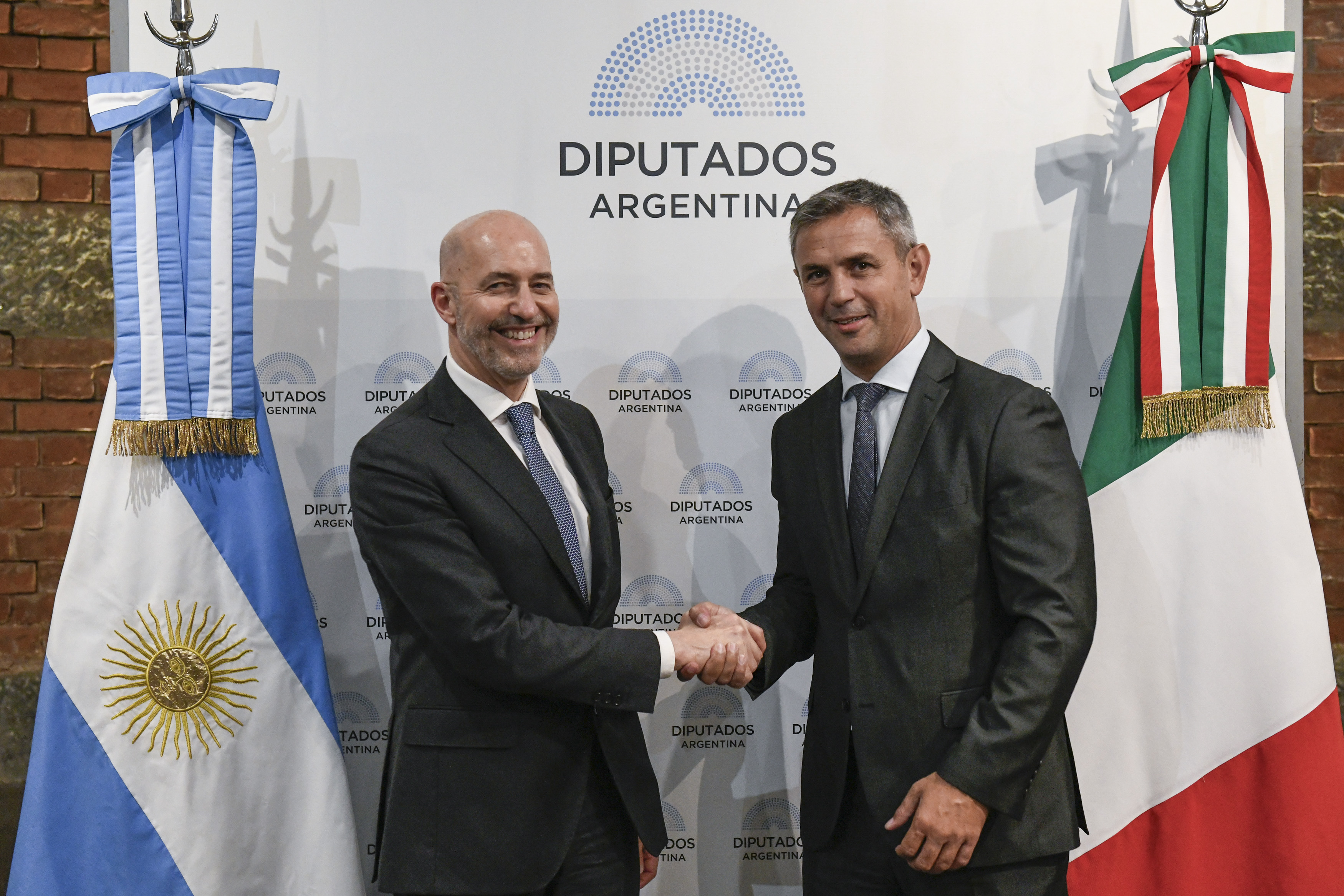 Galeria de imagenes de la noticia MARTÍN MENEM RECIBIÓ AL EMBAJADOR DE LA REPÚBLICA ITALIANA, FABRIZIO NICOLETTI