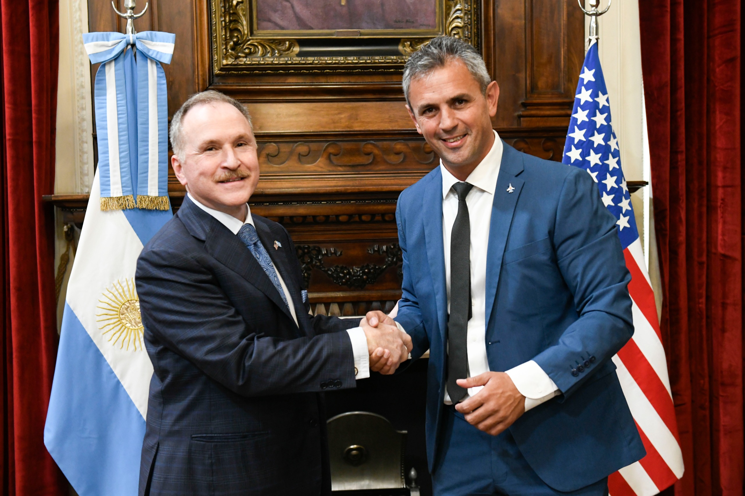 Galeria de imagenes de la noticia MARTÍN MENEM RECIBIÓ AL EMBAJADOR DE ESTADOS UNIDOS EN ARGENTINA