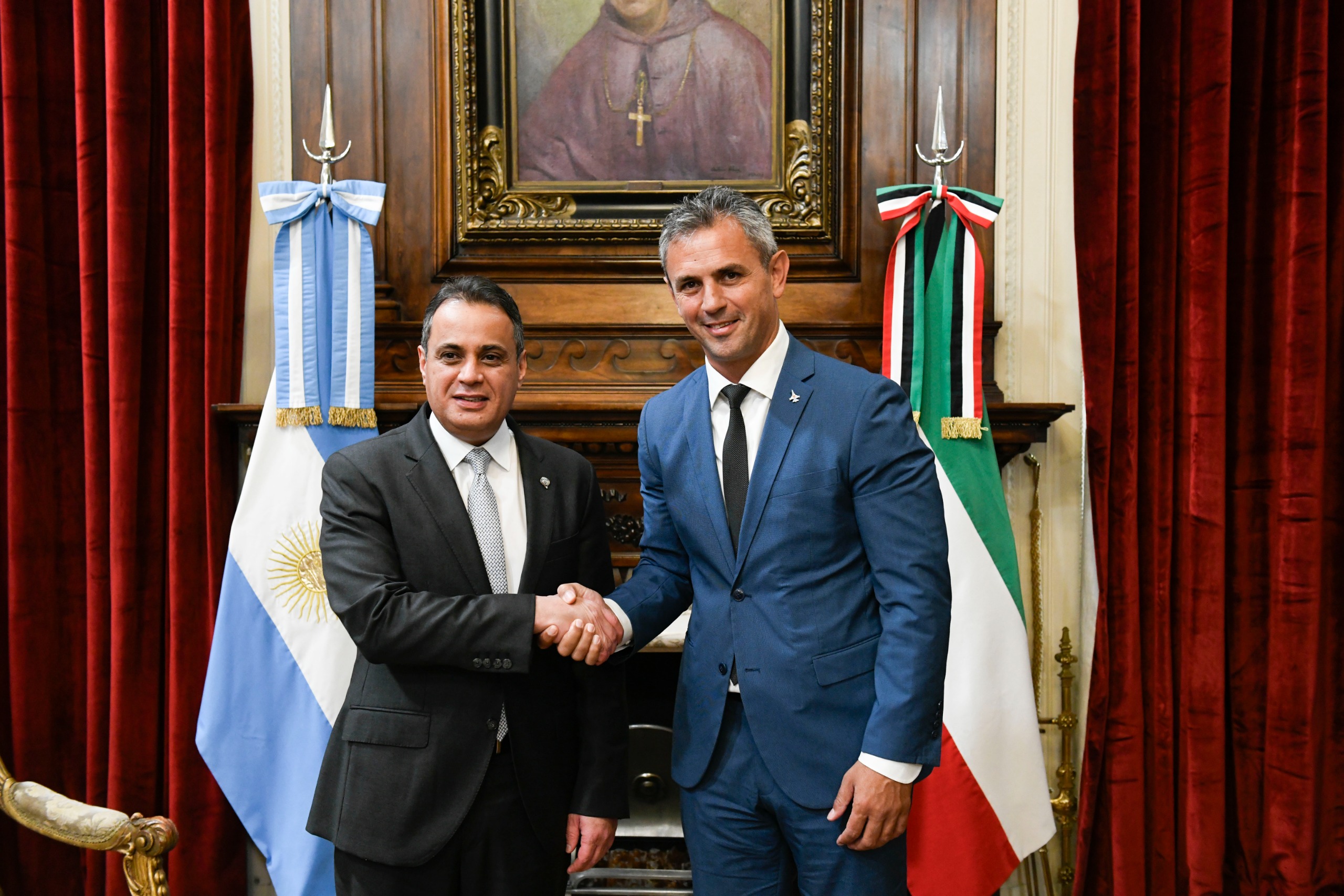 Galeria de imagenes de la noticia MARTÍN MENEM RECIBIÓ AL EMBAJADOR DE KUWAIT EN ARGENTINA