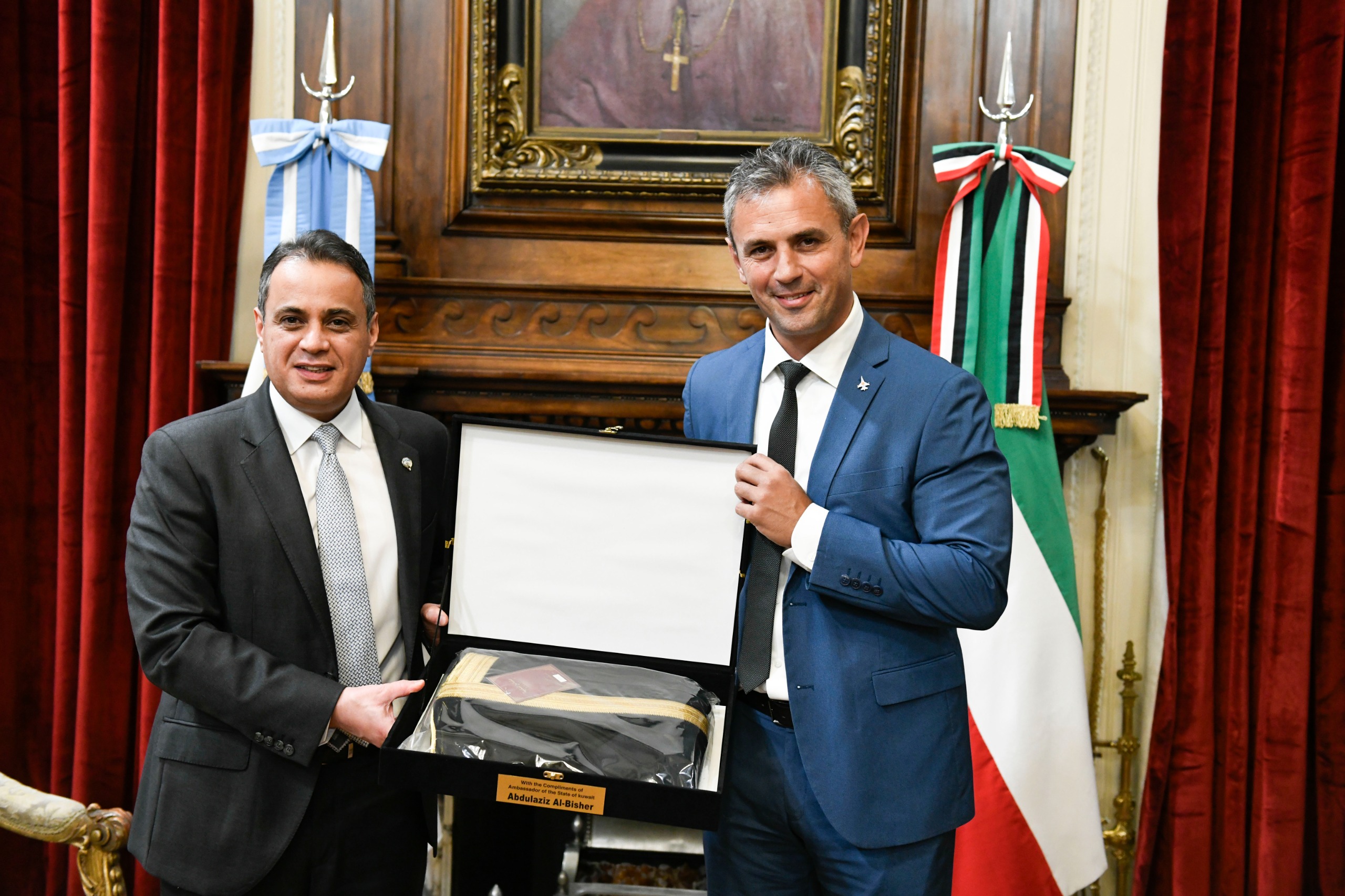 Galeria de imagenes de la noticia MARTÍN MENEM RECIBIÓ AL EMBAJADOR DE KUWAIT EN ARGENTINA