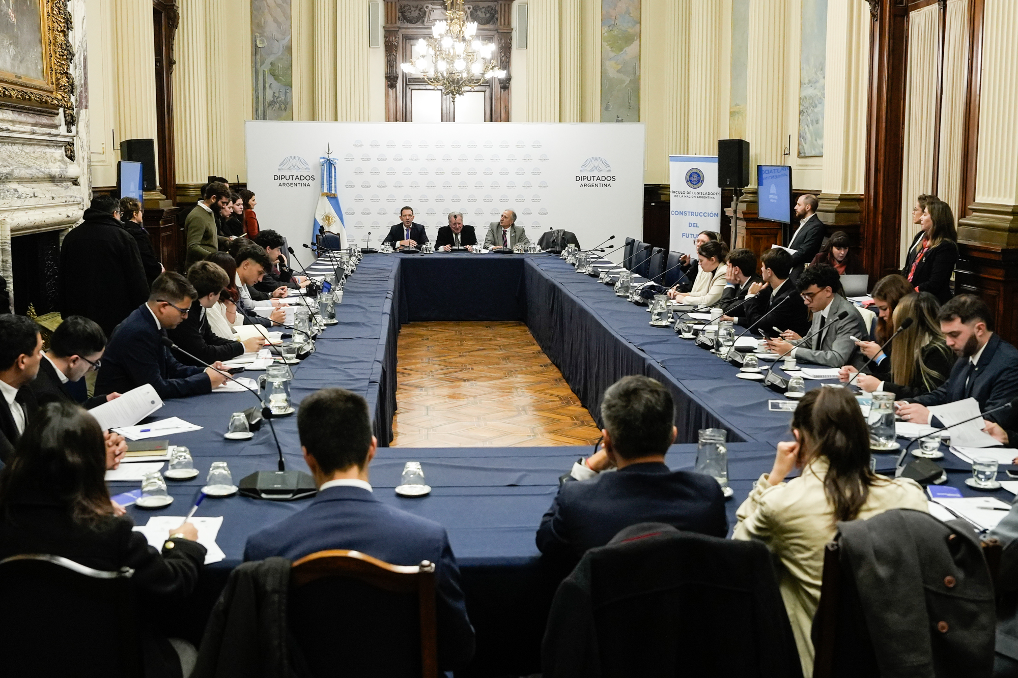 Galeria de imagenes de la noticia ESTUDIANTES UNIVERSITARIOS PARTICIPARON DE UNA NUEVA EDICIÓN DEL PROGRAMA “CAMBIO DE ROLES” 