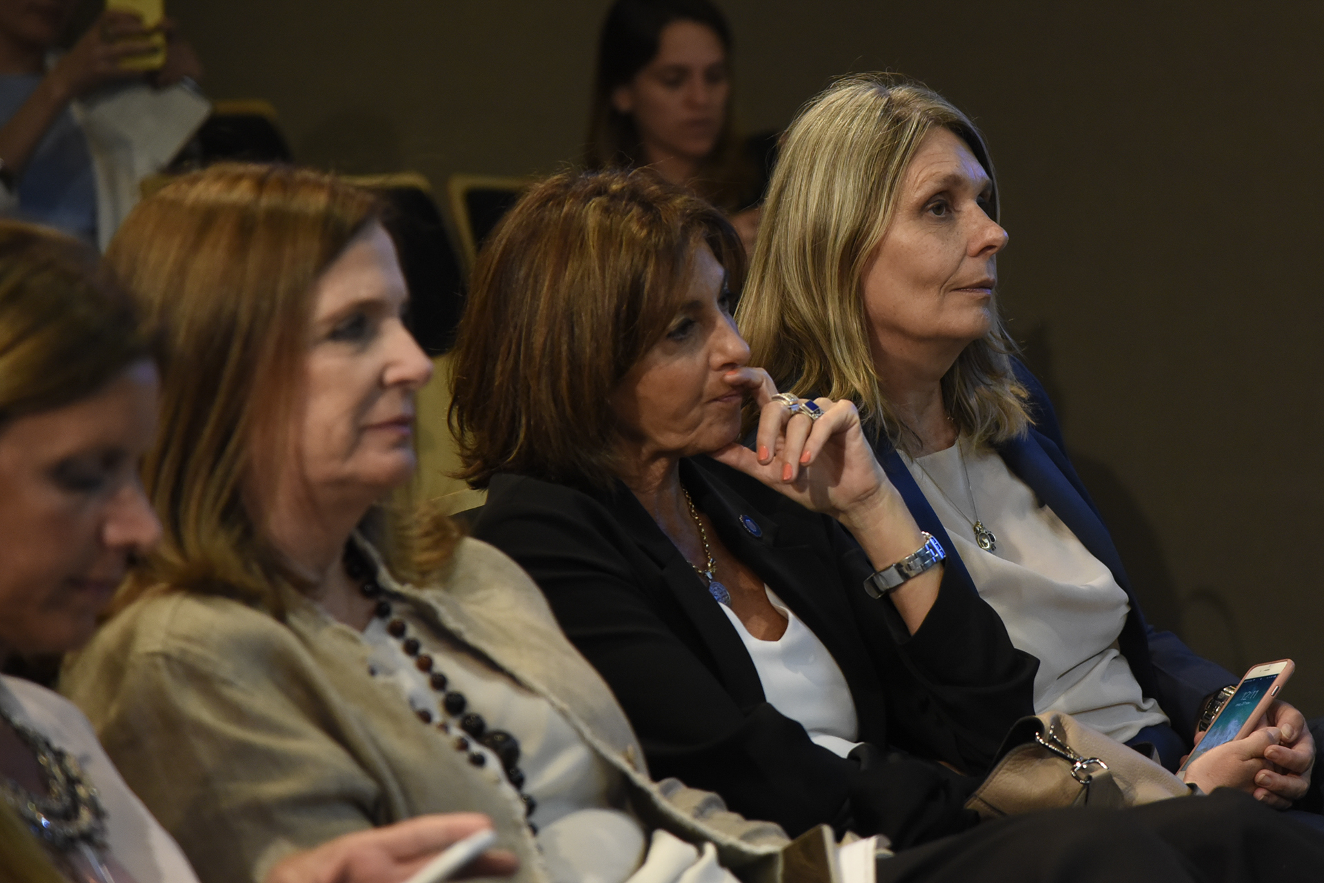 Galeria de imagenes de la noticia NIÑEZ SIN CUIDADOS PARENTALES: APORTES DESDE DIPUTADOS PARA MEJORAR EL RÉGIMEN DE ADOPCIÓN
