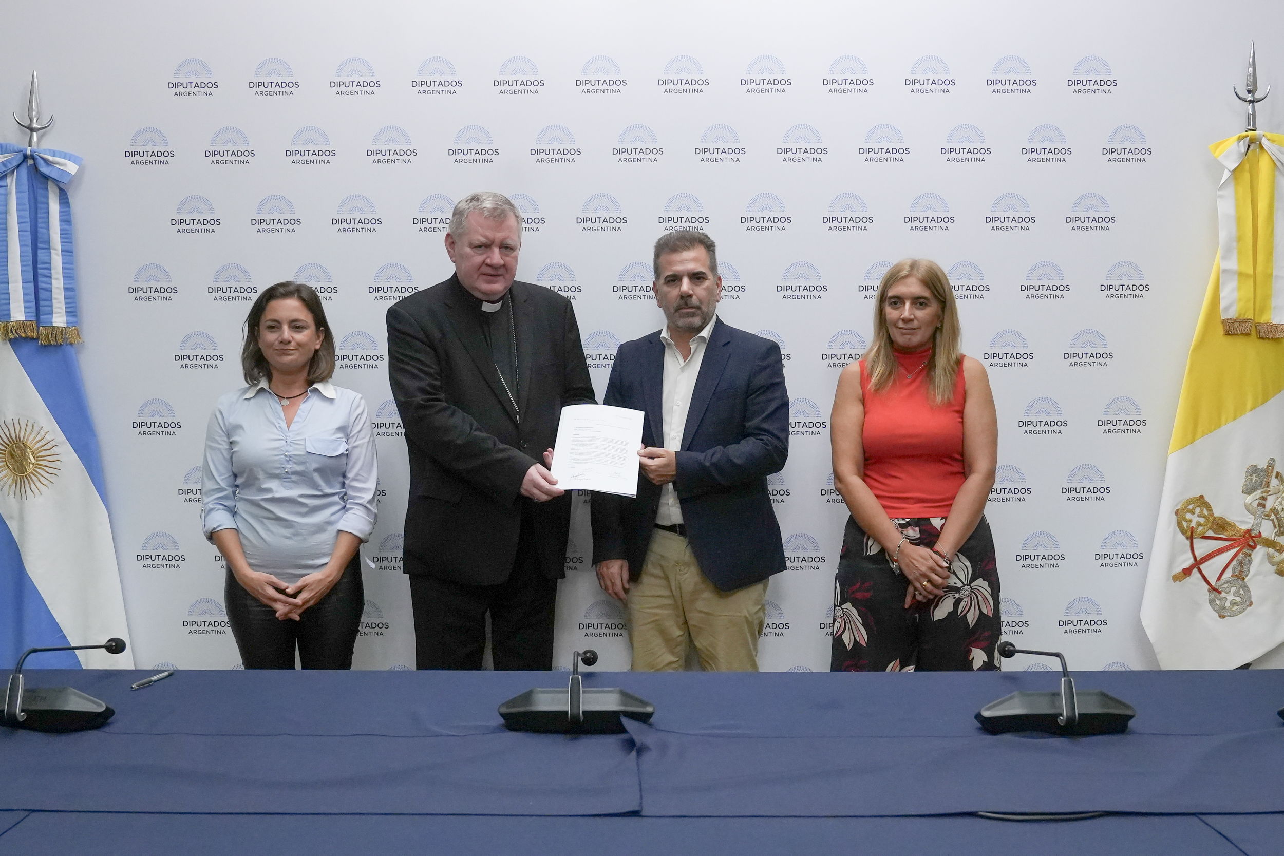 Galeria de imagenes de la noticia DIPUTADOS ENVÍAN MENSAJE DE “SOLIDARIDAD Y ACOMPAÑAMIENTO” AL PAPA FRANCISCO