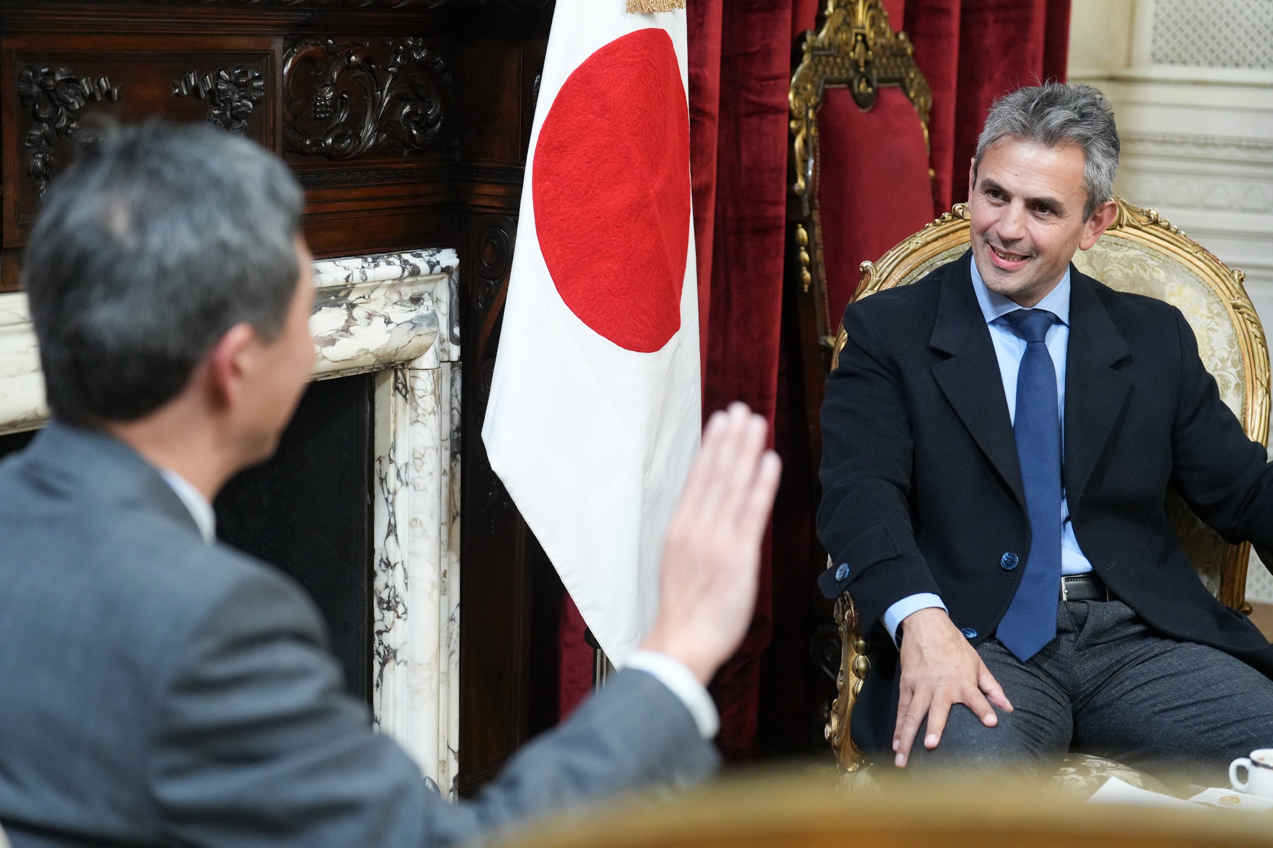 Galeria de imagenes de la noticia MARTÍN MENEM RECIBIÓ AL NUEVO EMBAJADOR DE JAPÓN PARA PROFUNDIZAR LA AGENDA BILATERAL