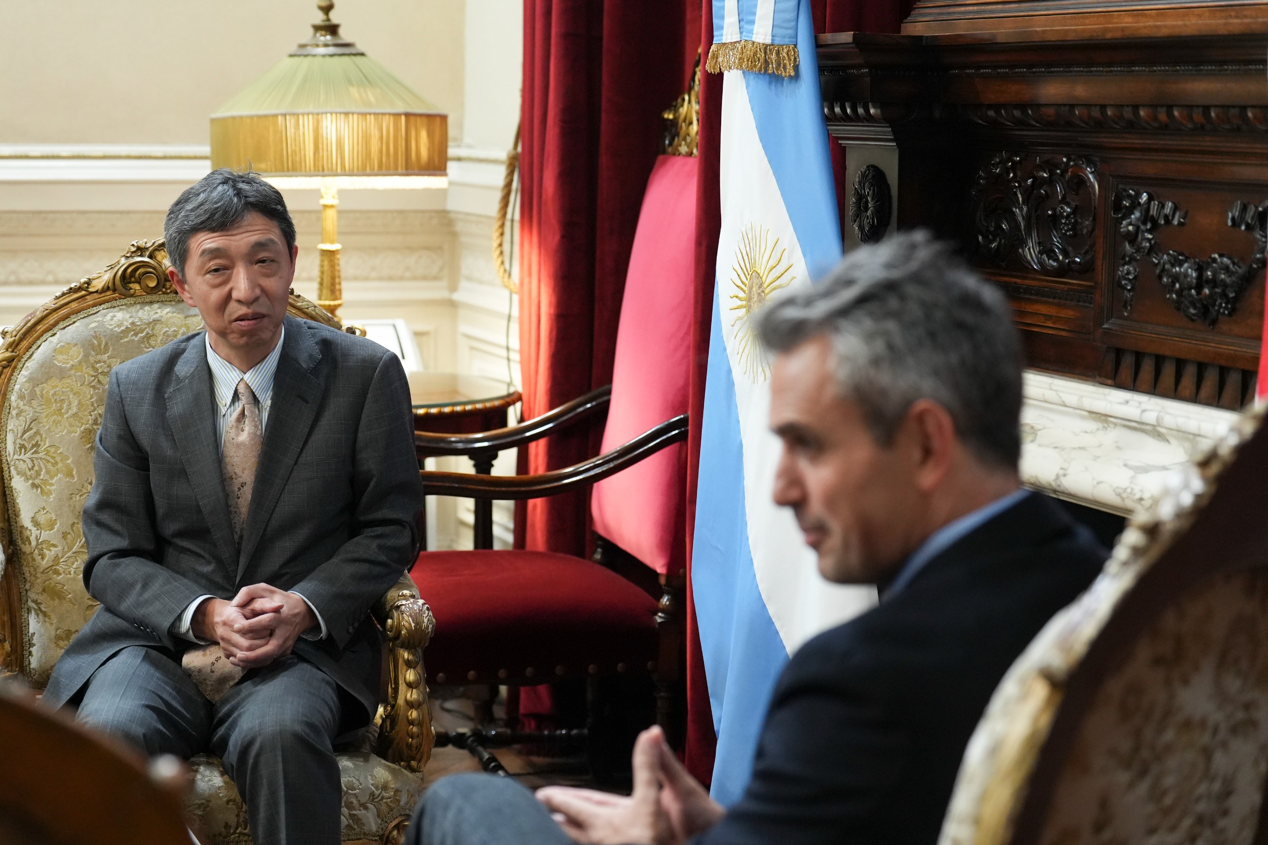 Galeria de imagenes de la noticia MARTÍN MENEM RECIBIÓ AL NUEVO EMBAJADOR DE JAPÓN PARA PROFUNDIZAR LA AGENDA BILATERAL