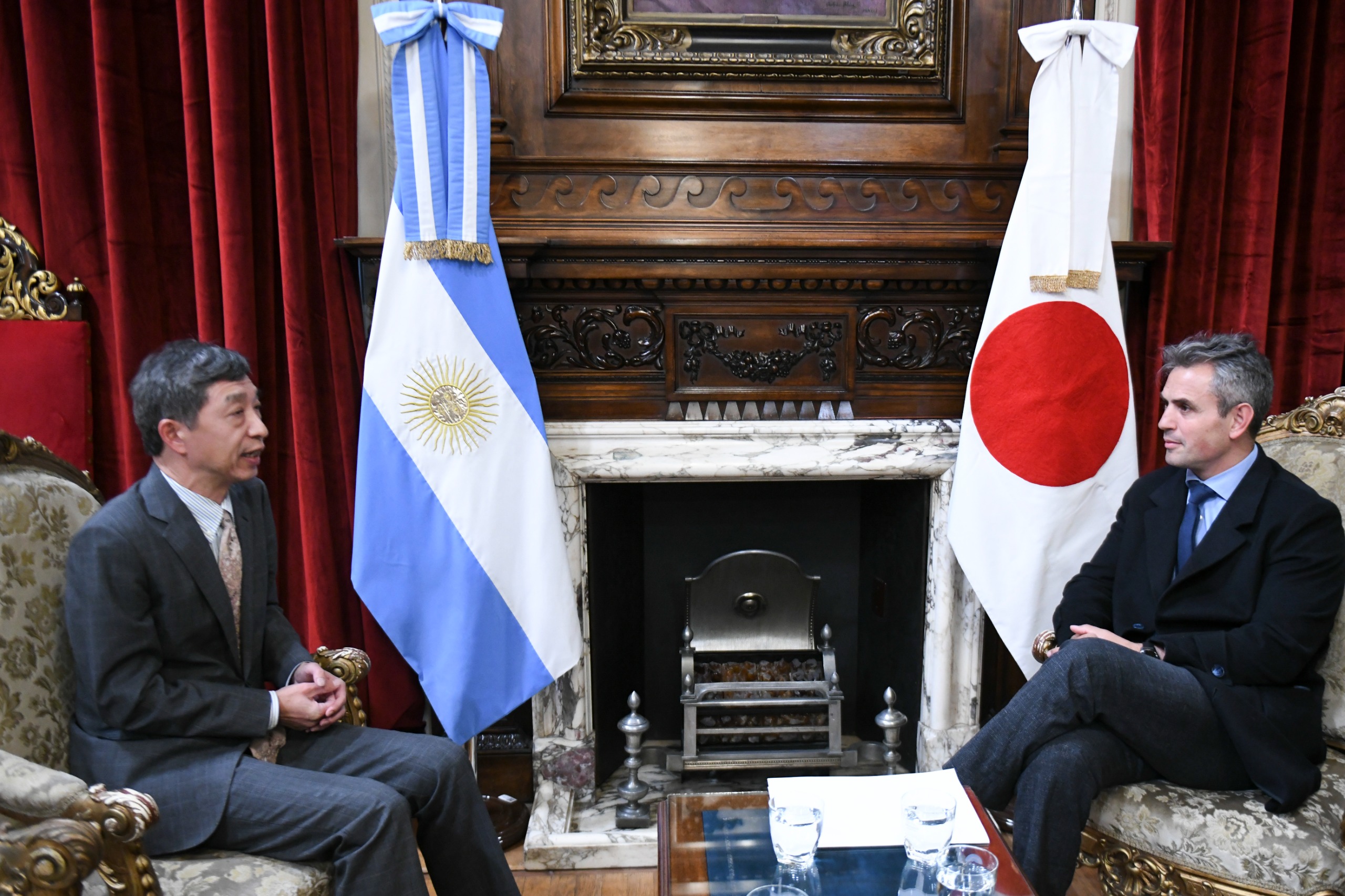 Galeria de imagenes de la noticia MARTÍN MENEM RECIBIÓ AL NUEVO EMBAJADOR DE JAPÓN PARA PROFUNDIZAR LA AGENDA BILATERAL