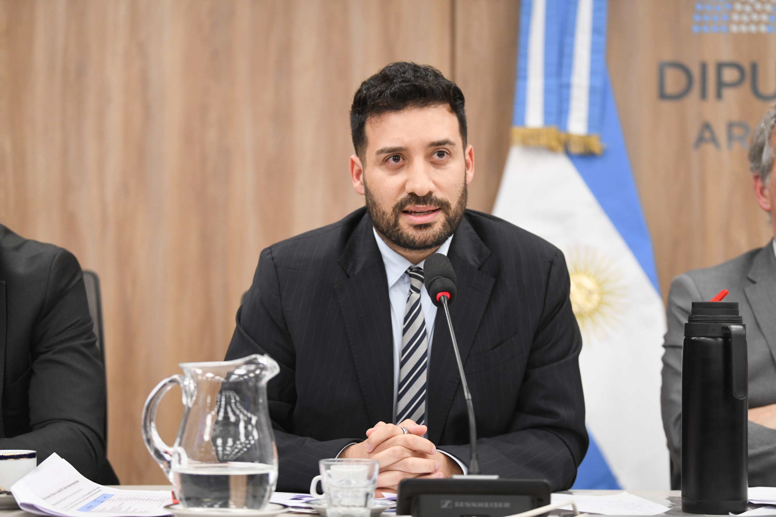 Galeria de imagenes de la noticia DICTAMEN FAVORABLE A LA DEROGACIÓN DE IMPORTACIONES IRRESTRICTAS DE MAQUINARIAS USADAS