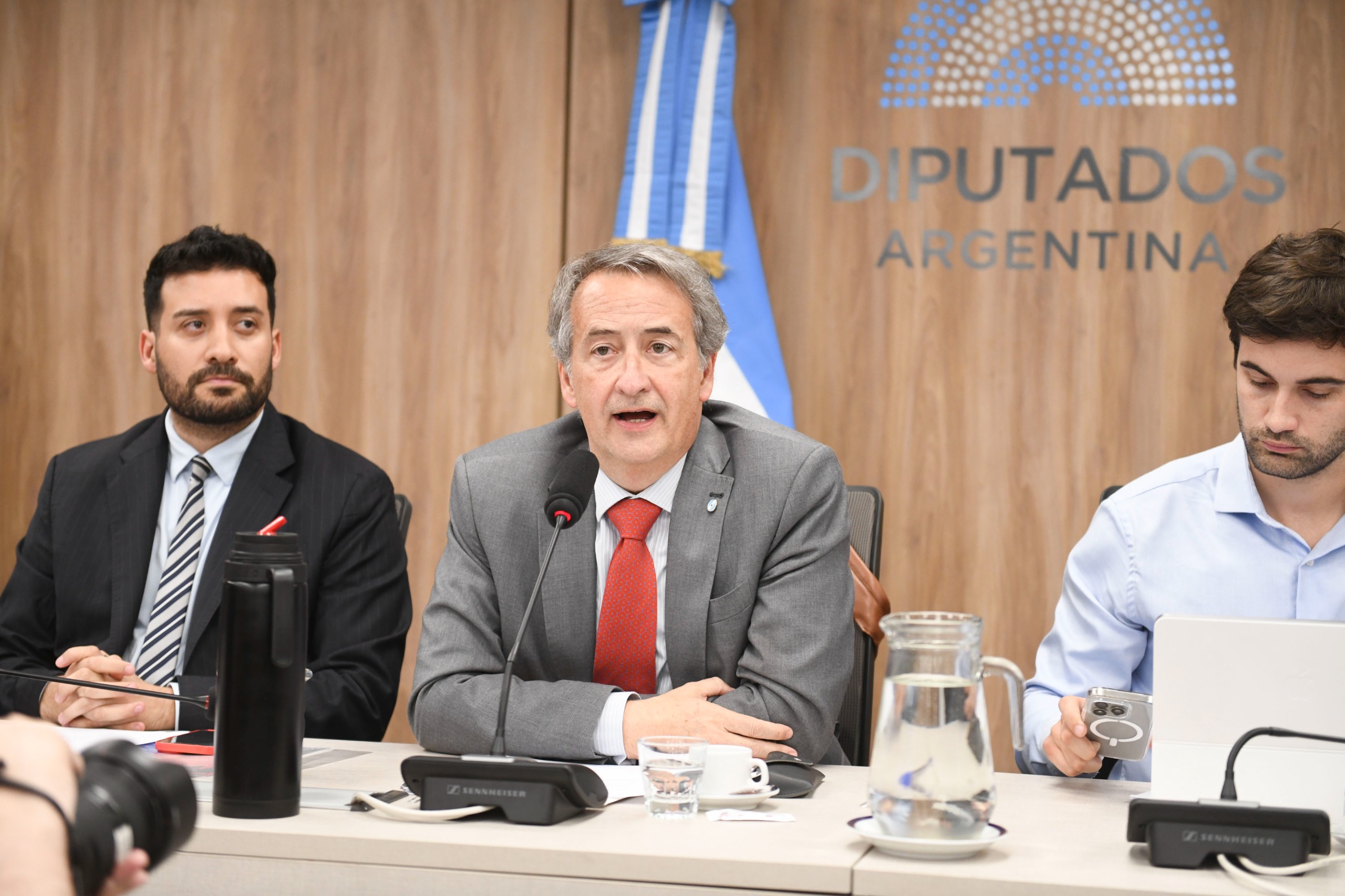 Galeria de imagenes de la noticia DICTAMEN FAVORABLE A LA DEROGACIÓN DE IMPORTACIONES IRRESTRICTAS DE MAQUINARIAS USADAS