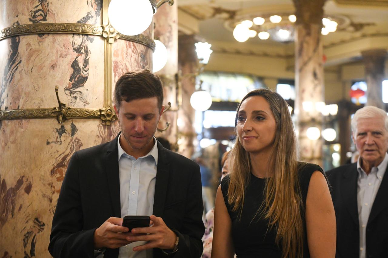 Galeria de imagenes de la noticia MARTIN MENEM Y WANG WEI ENCABEZARON LA CELEBRACIÓN DEL AÑO NUEVO CHINO EN EL EDIFICIO DEL MOLINO