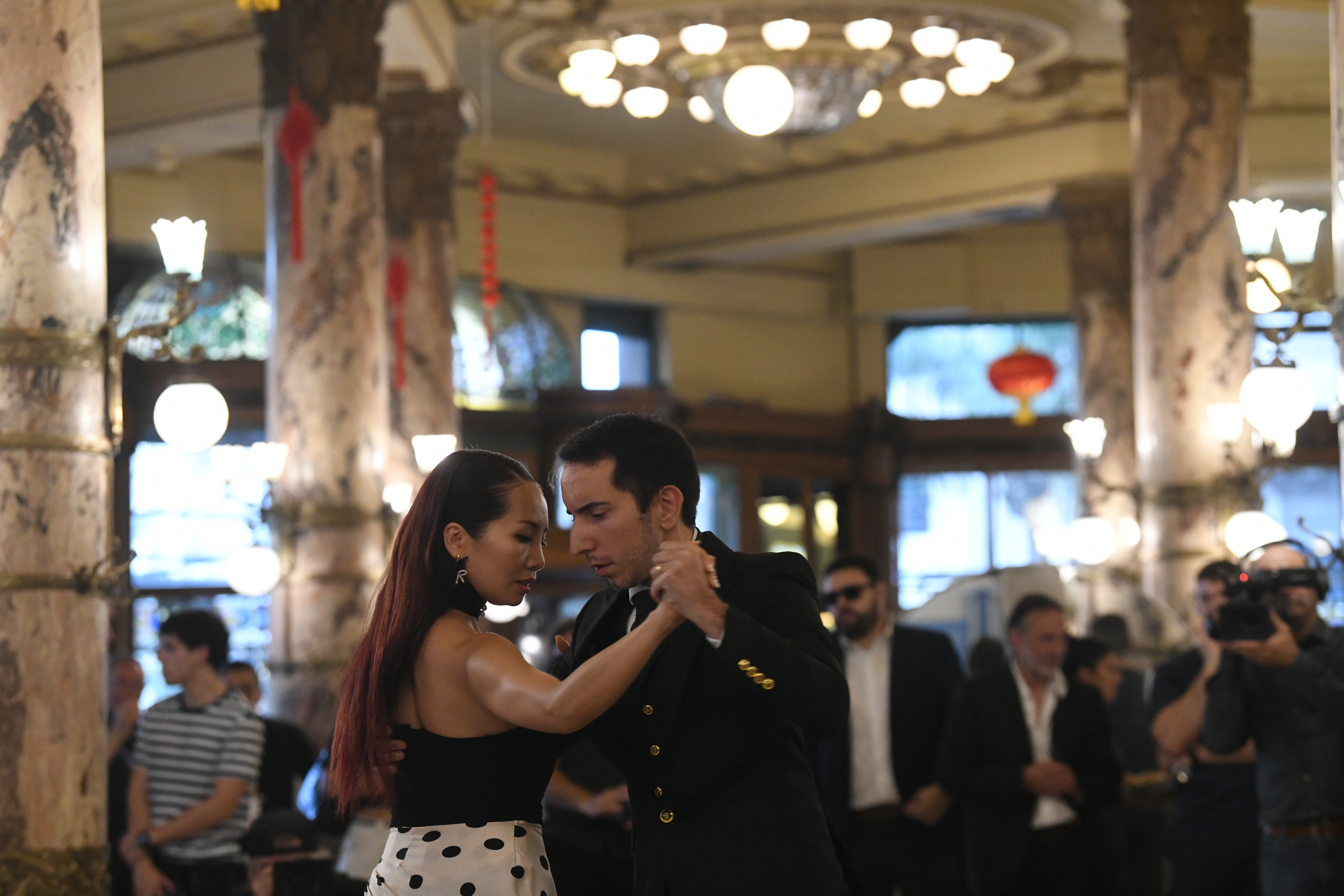 Galeria de imagenes de la noticia MARTÍN MENEM Y WANG WEI ENCABEZARON LA CELEBRACIÓN DEL AÑO NUEVO CHINO EN EL EDIFICIO DEL MOLINO