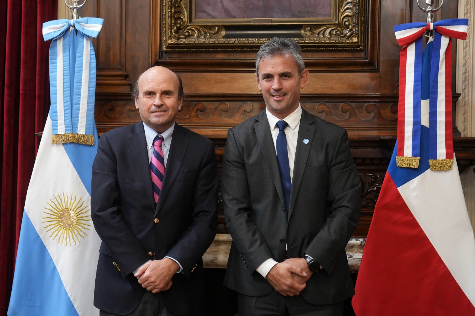 Galeria de imagenes de la noticia MARTÍN MENEM RECIBIÓ AL EMBAJADOR DE CHILE PARA FORTALECER LA AGENDA BILATERAL