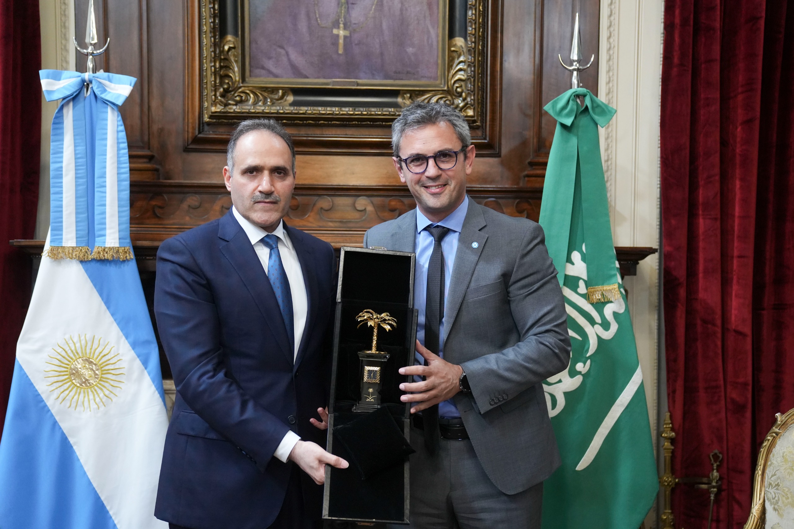 Galeria de imagenes de la noticia EL PRESIDENTE DE DIPUTADOS RECIBIÓ AL NUEVO EMBAJADOR DE ARABIA SAUDITA