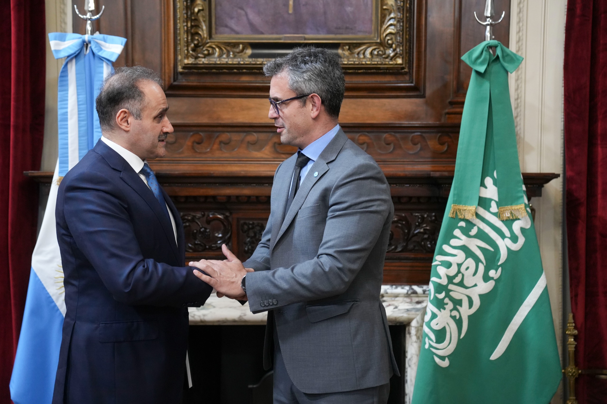 Galeria de imagenes de la noticia EL PRESIDENTE DE DIPUTADOS RECIBIÓ AL NUEVO EMBAJADOR DE ARABIA SAUDITA
