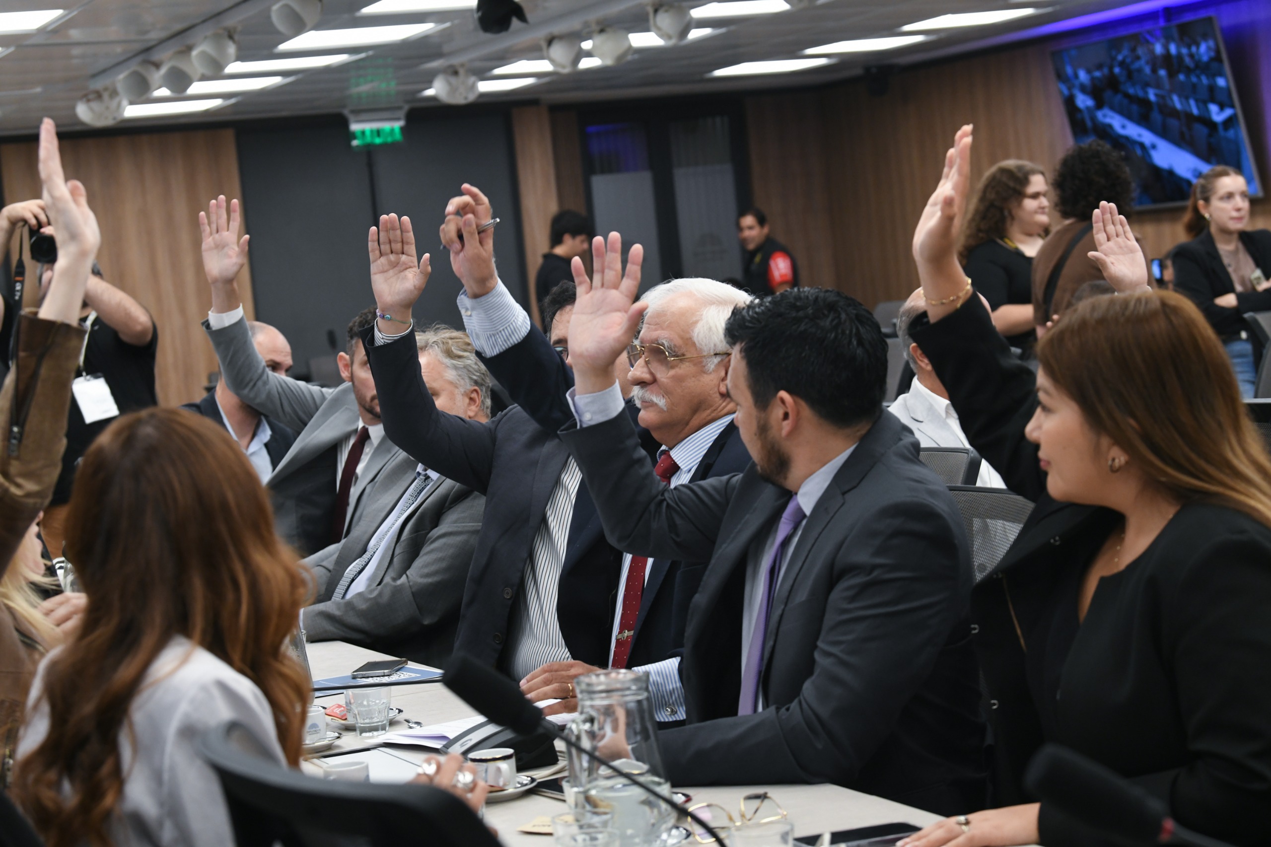 Galeria de imagenes de la noticia DIPUTADOS CONSTITUYEN OCHO NUEVAS COMISIONES