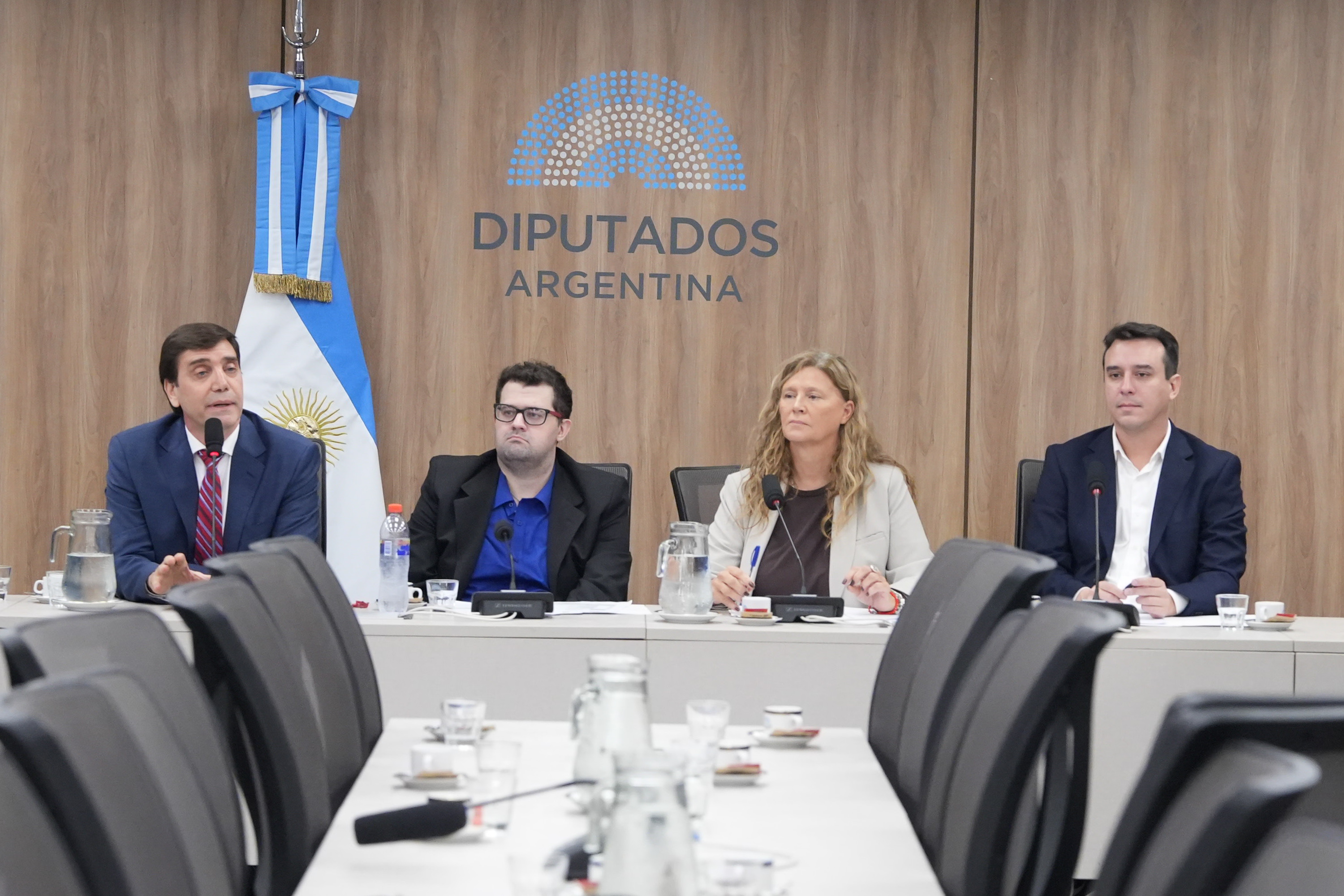 Galeria de imagenes de la noticia DIPUTADOS CONSTITUYEN OCHO NUEVAS COMISIONES