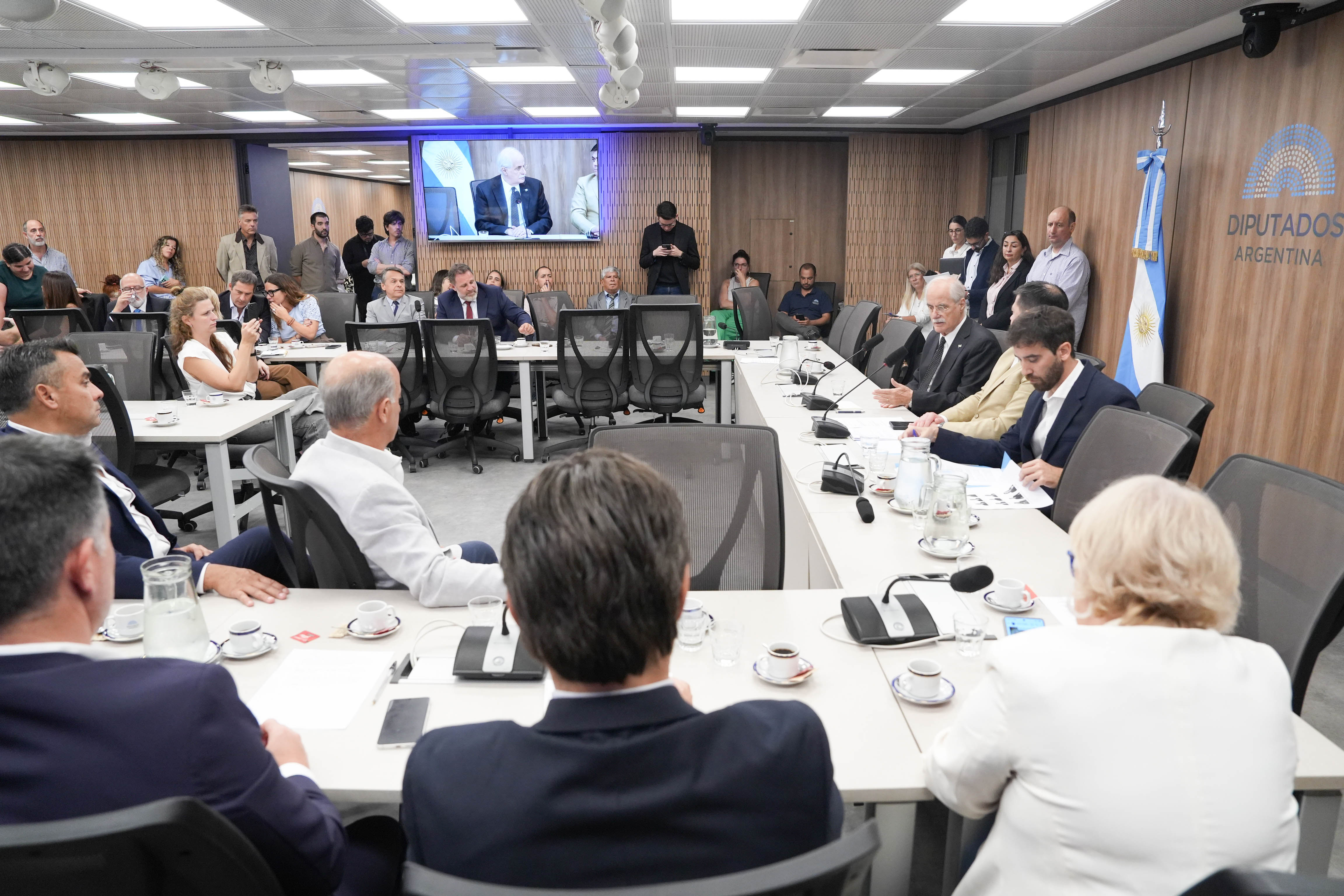 Galeria de imagenes de la noticia DIPUTADOS CONSTITUYEN OCHO NUEVAS COMISIONES