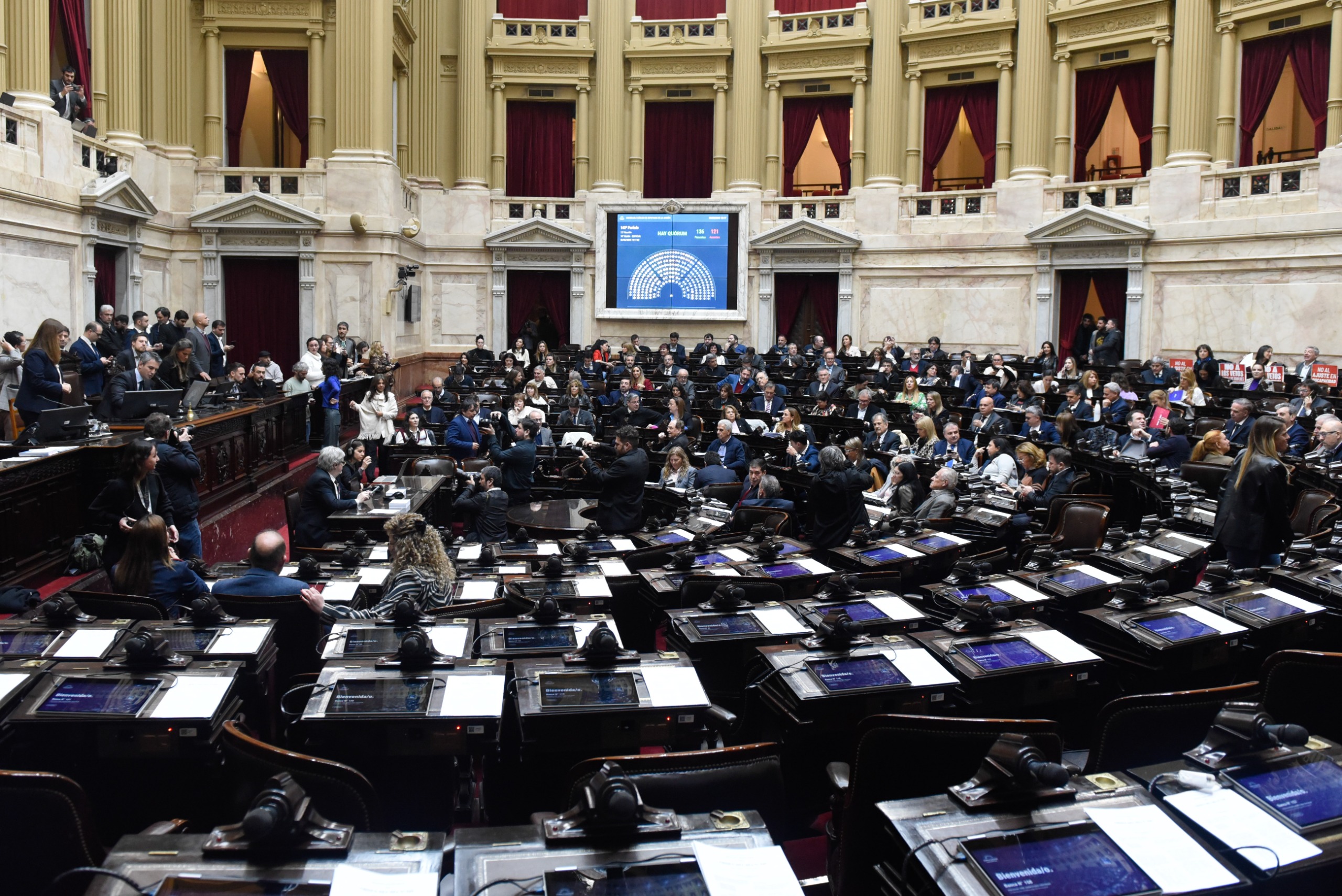 Galeria de imagenes de la noticia LA CÁMARA DE DIPUTADOS DEBATIÓ LOS VETOS DEL PODER EJECUTIVO