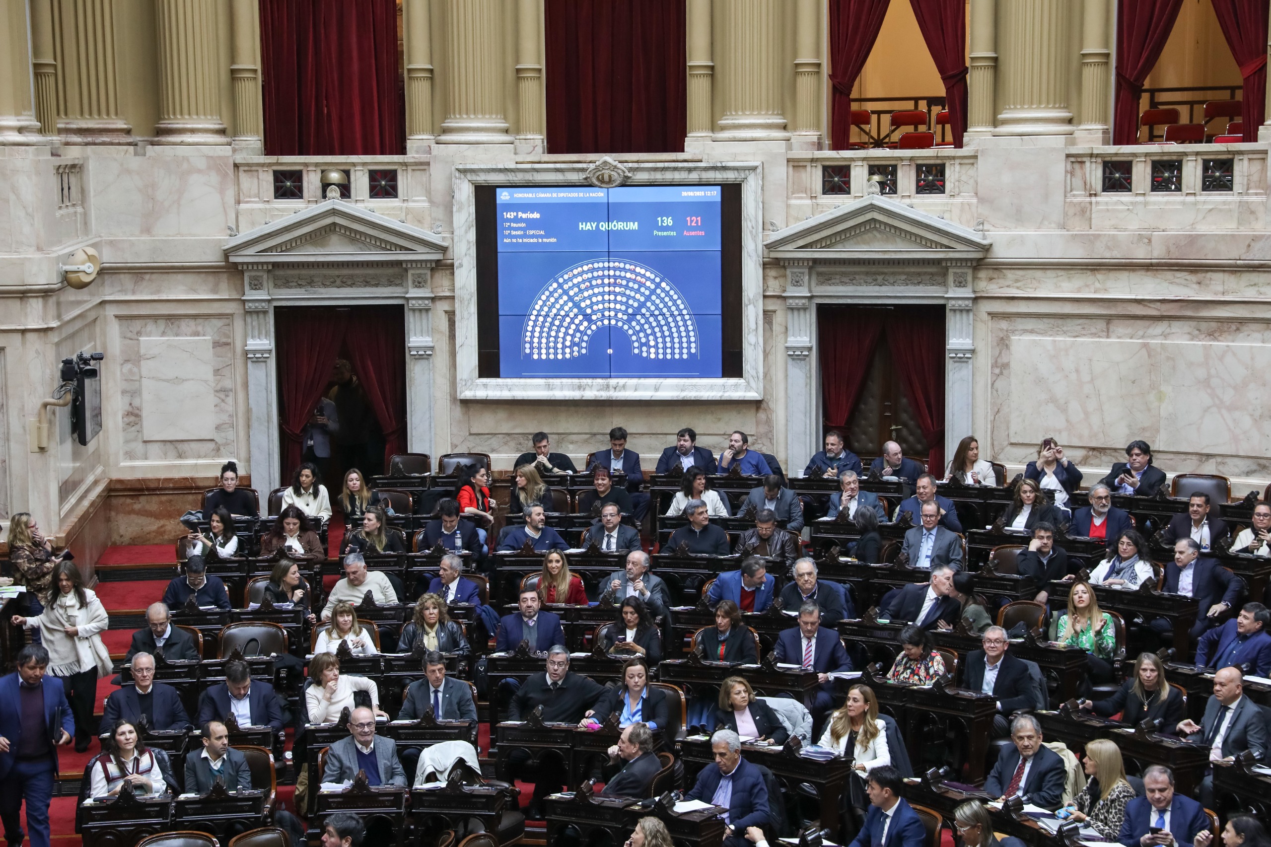 Galeria de imagenes de la noticia LA CÁMARA DE DIPUTADOS DEBATIÓ LOS VETOS DEL PODER EJECUTIVO